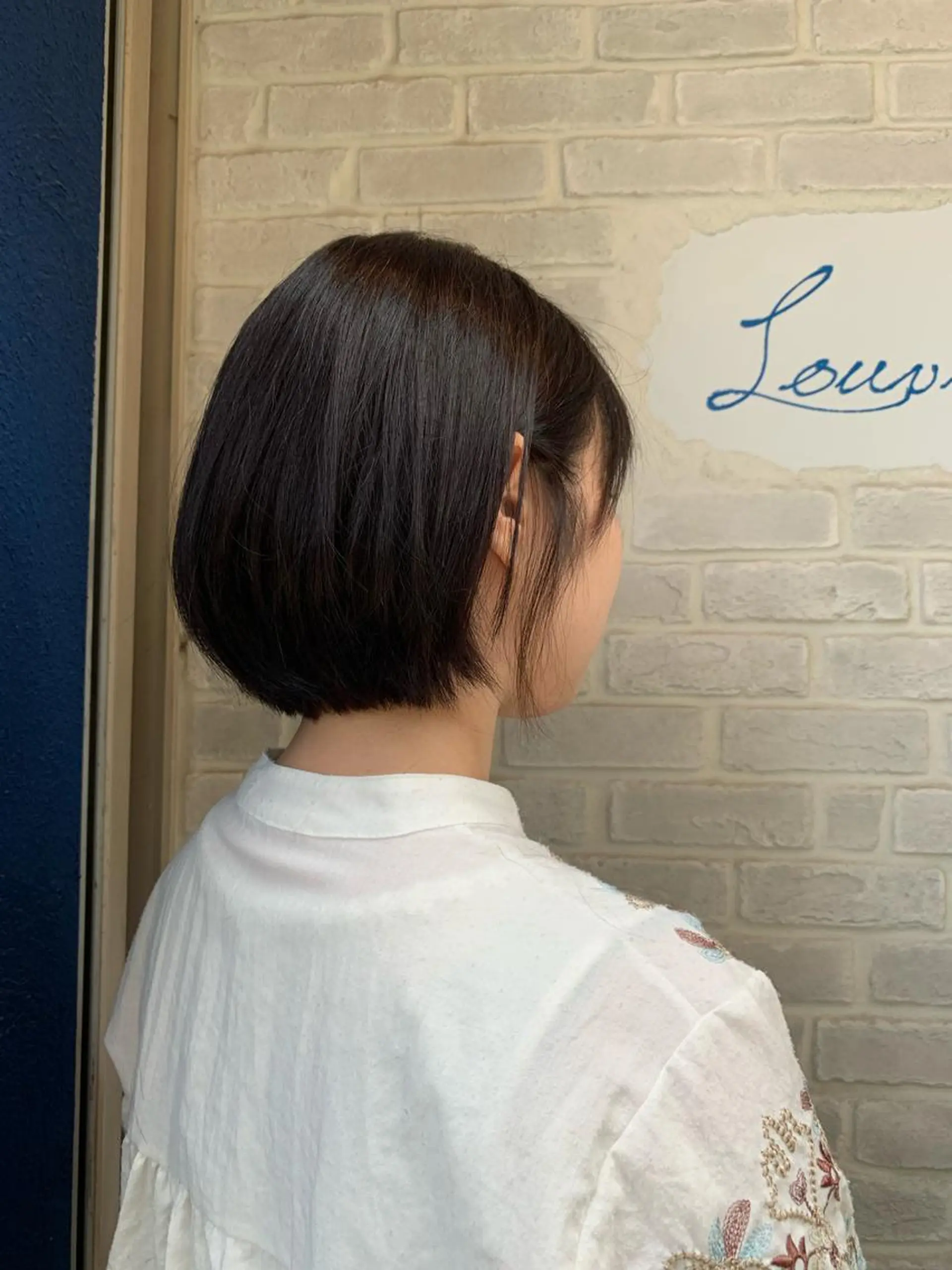 ショート カラー グレージュ ボブ 長尾 桃佳のヘアスタイル