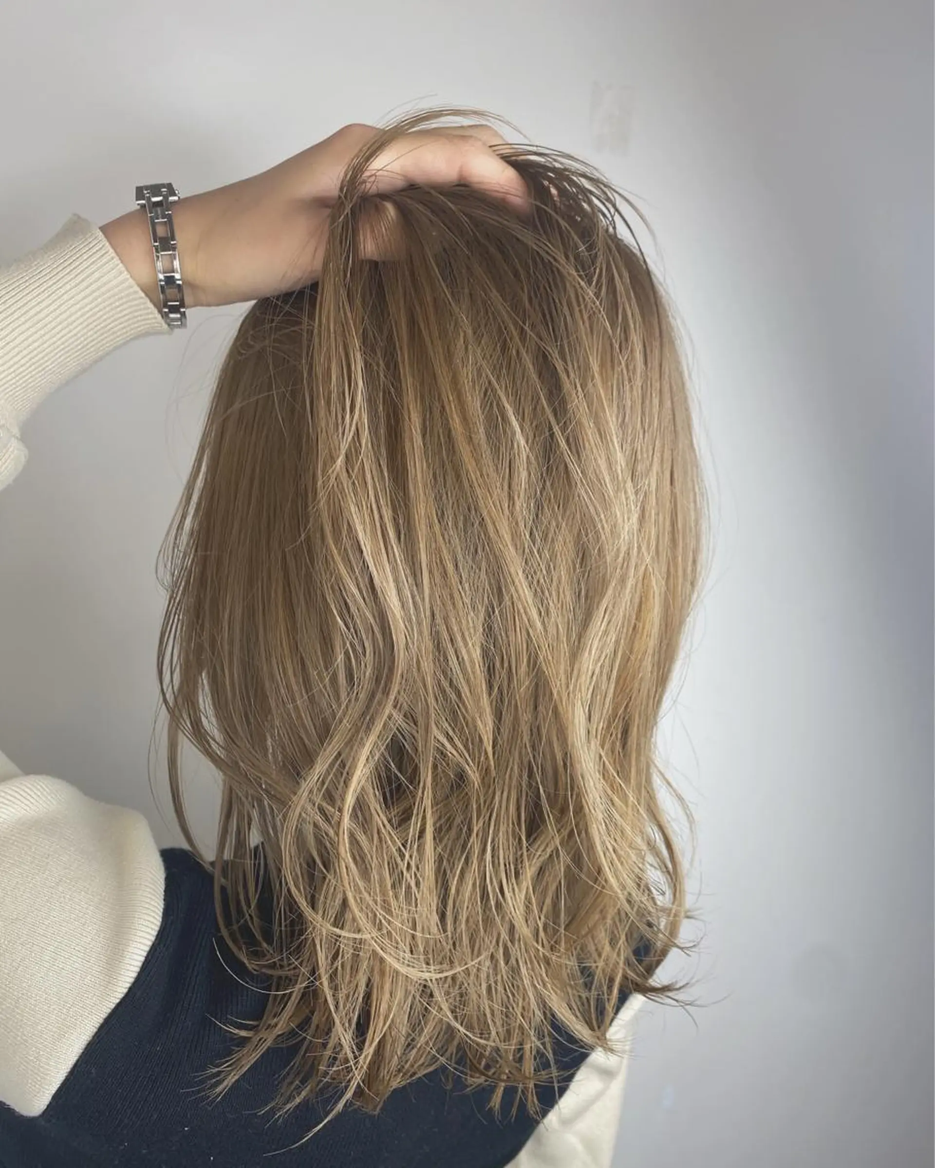 カラー 河原 亜樹のヘアスタイル