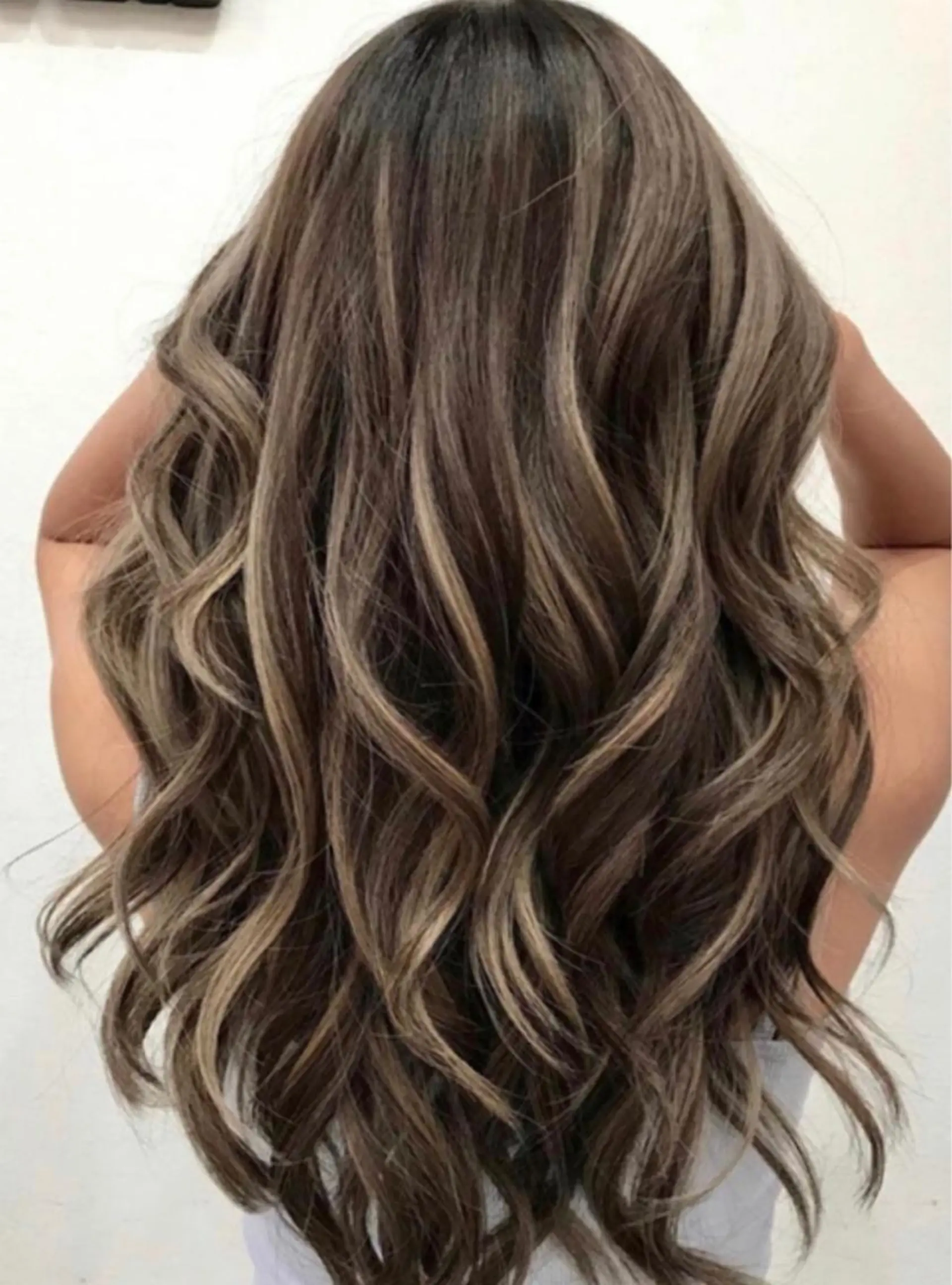 ロング 韓国／ハッシュカット ／透明感カラー／金野のヘアスタイル