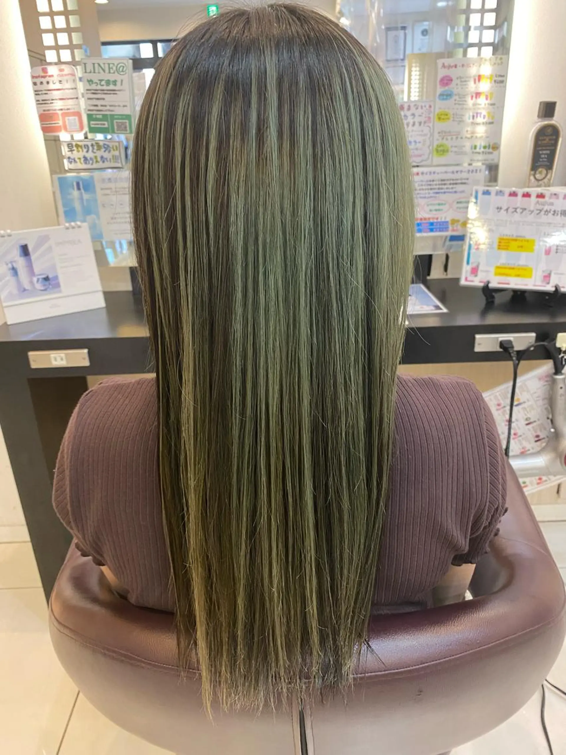 セミロング カラー ヘアカラー トリートメント ゆめ ベージュカラーのヘアスタイル