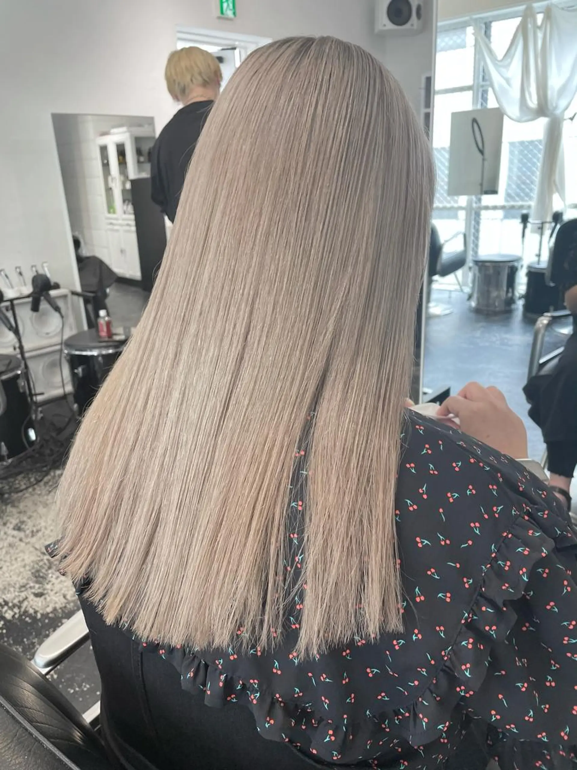 ロング カラー ヘアアレンジ ベージュカラー ブリーチ ホワイトベージュ カット ヘアカラー トリートメント 艶ハイトーン/ヘア アレンジAYAKAのヘアスタイル