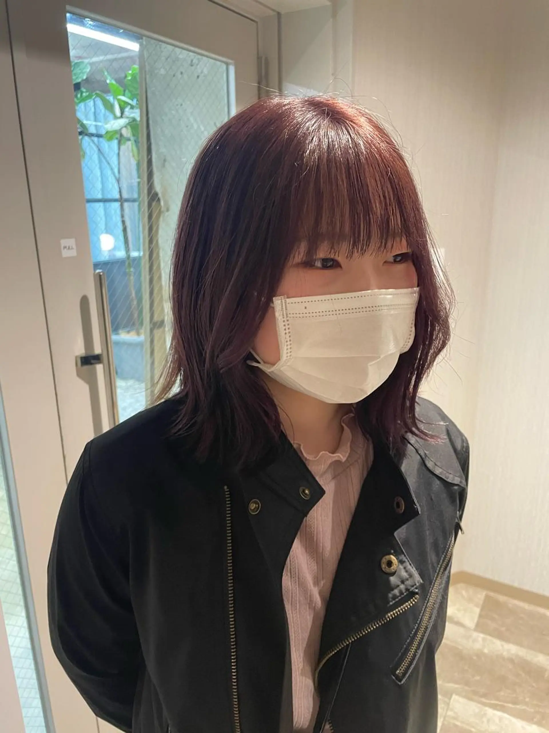 ミディアム 鈴木瑛里／ブロンド ベージュ／男女のヘアスタイル