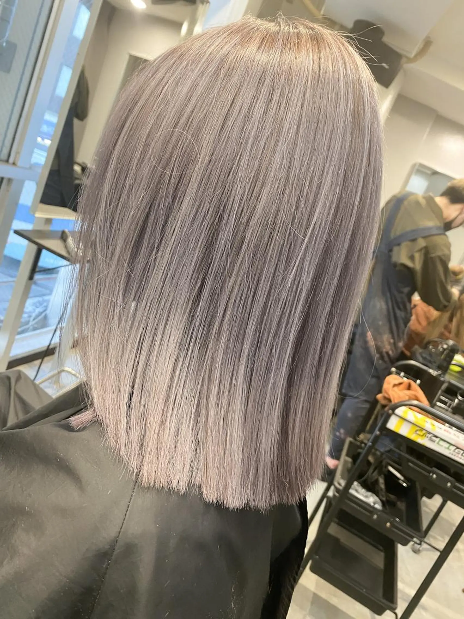 ミディアム カラー ヘアアレンジ ネイル マツエク・マツパ バレイヤージュ レイヤーカット トリートメント 井上 一平のヘアスタイル