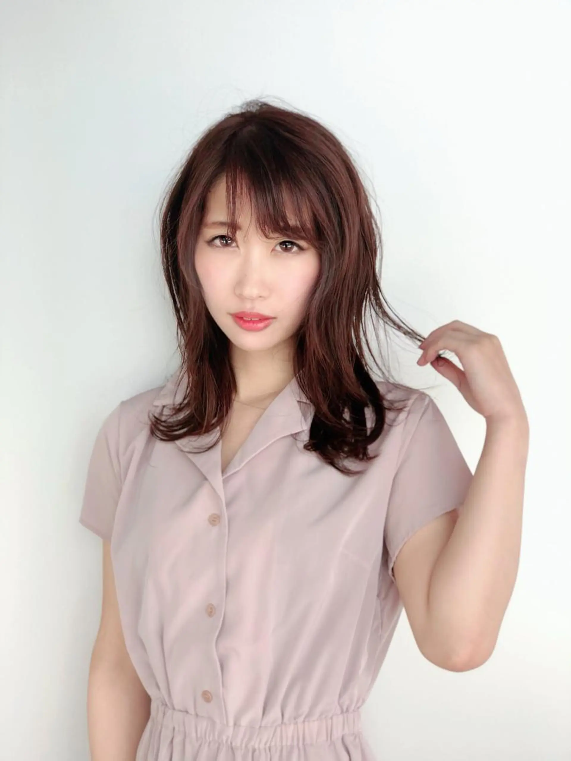 ミディアム カラー 能登谷 きよのヘアスタイル