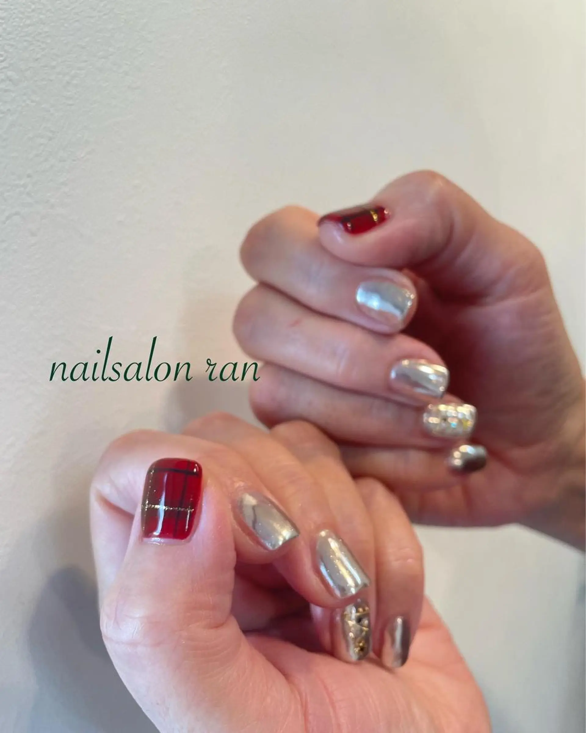 ネイル ミラーネイル nailsalon ranのネイルデザイン