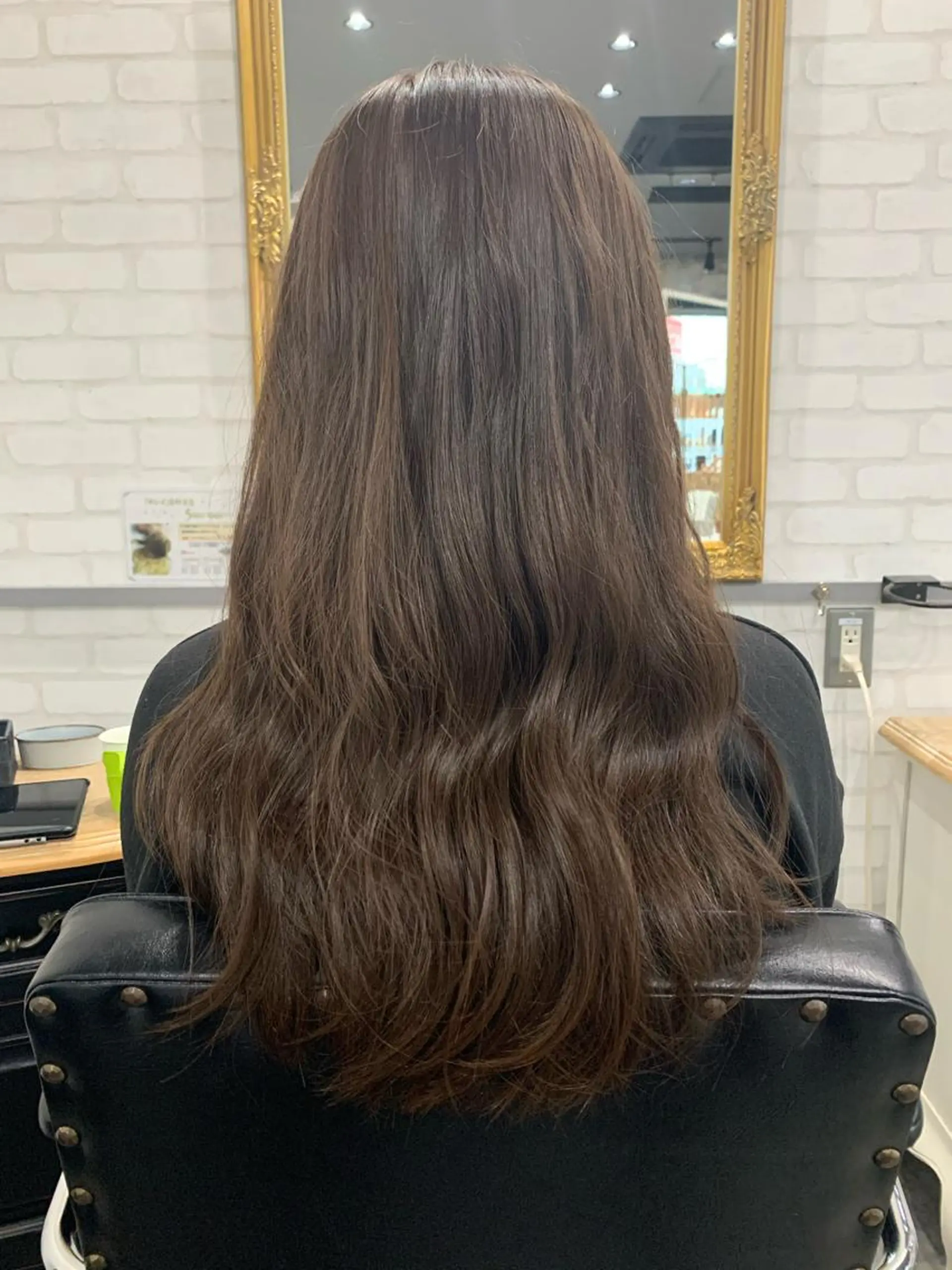 ロング カラー グレージュ カット ヘアカラー トリートメント イシイ シュータのヘアスタイル