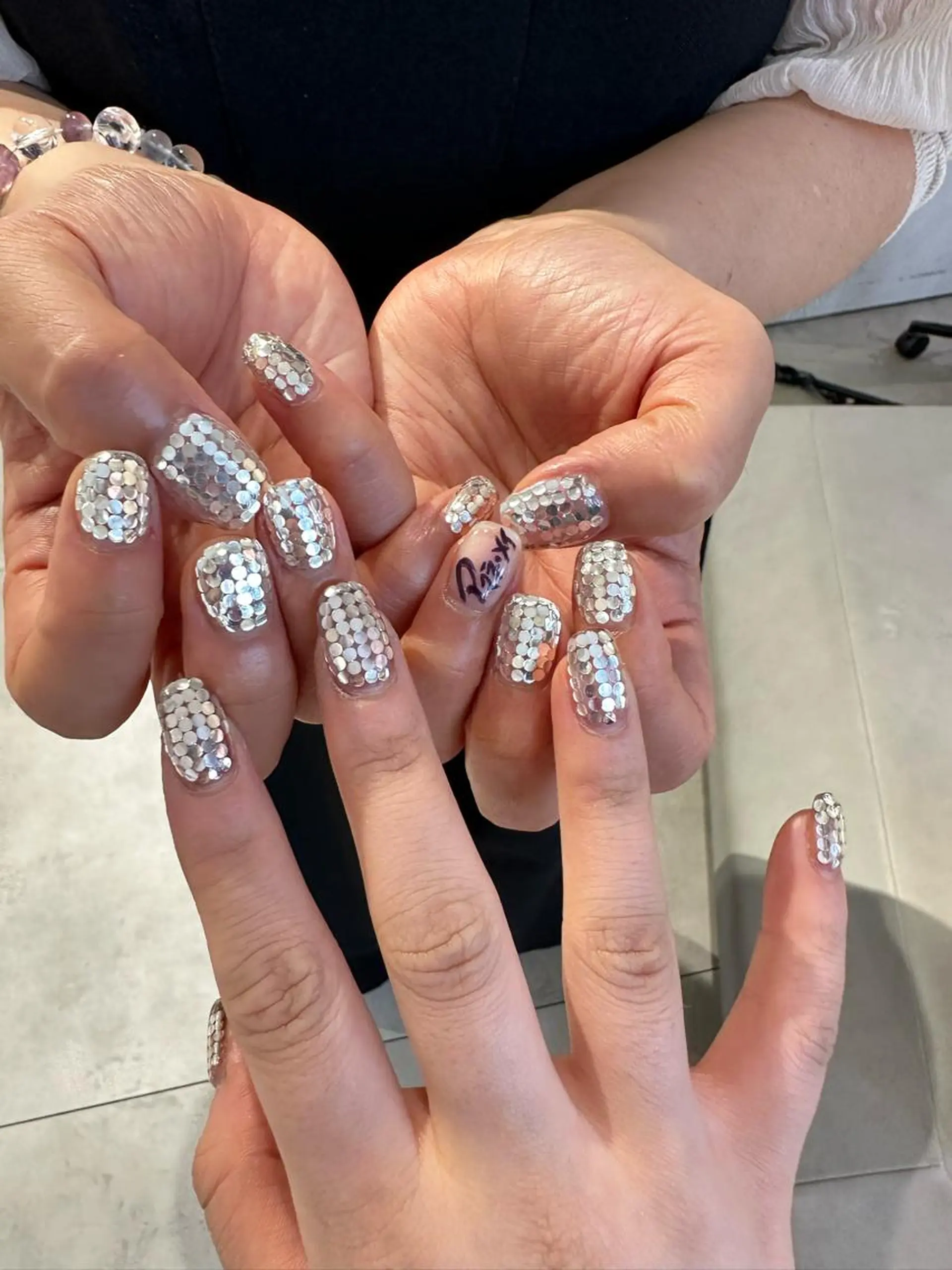 ショート カラー ネイル アートネイル ハイトーン特化 pepe🎀のヘアスタイル