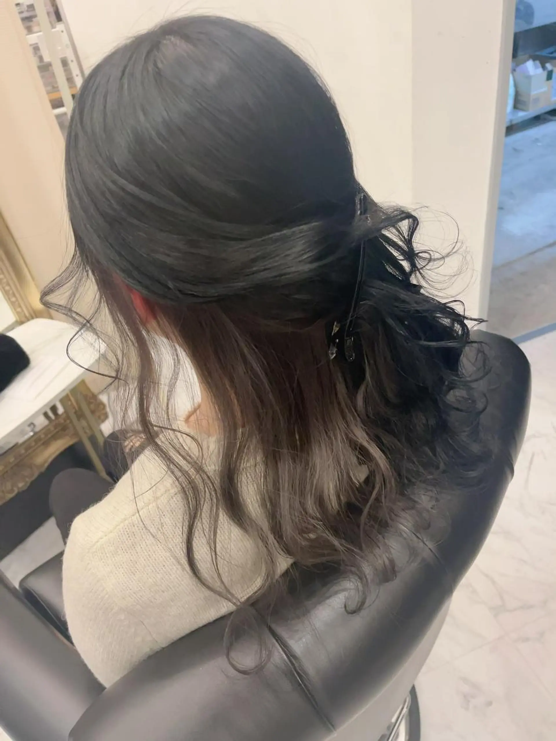 ロング ケアブリーチ&シール エクステの店和田翔莉のヘアスタイル