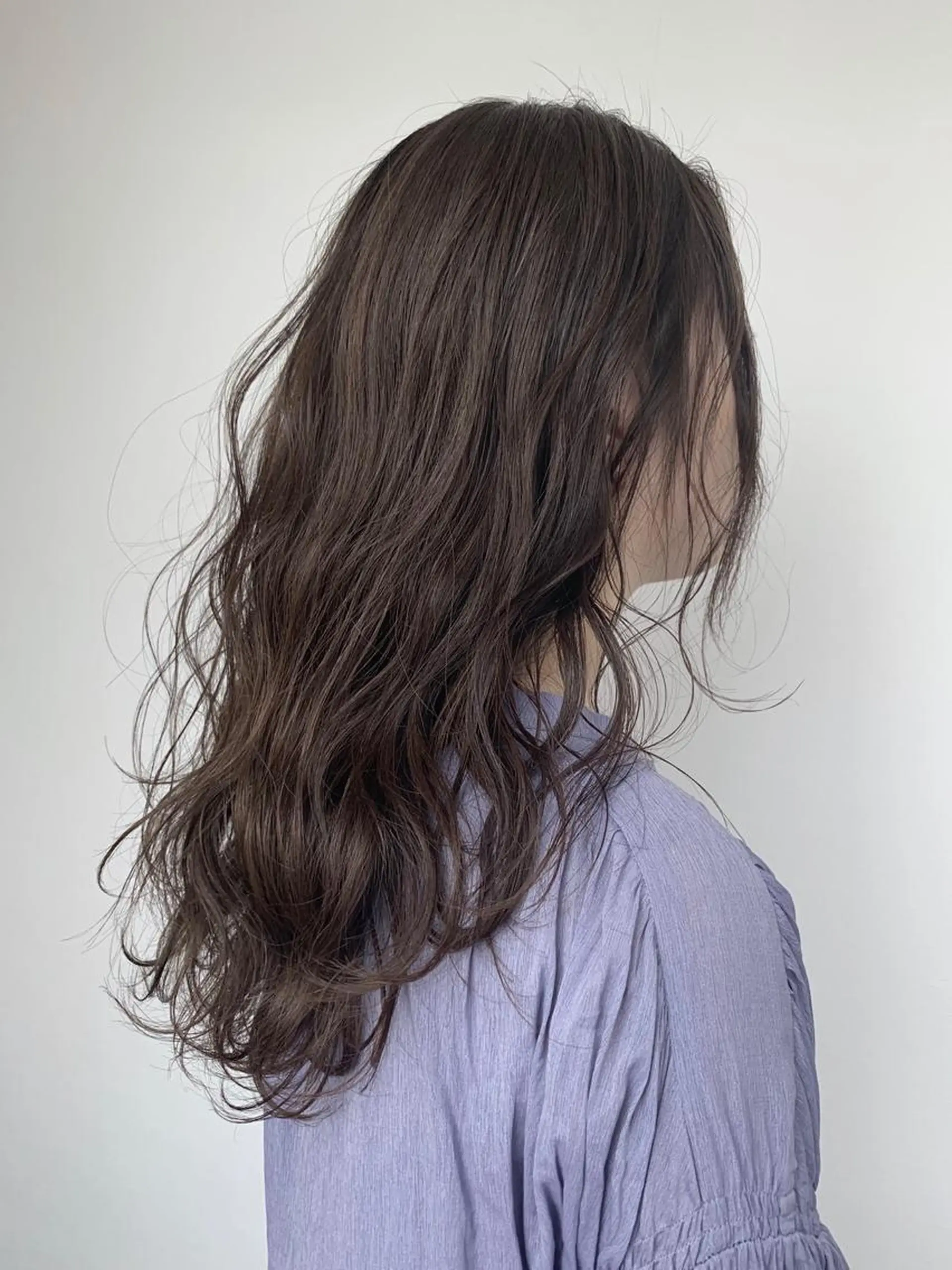 ロング カラー シンマ チヒロのヘアスタイル