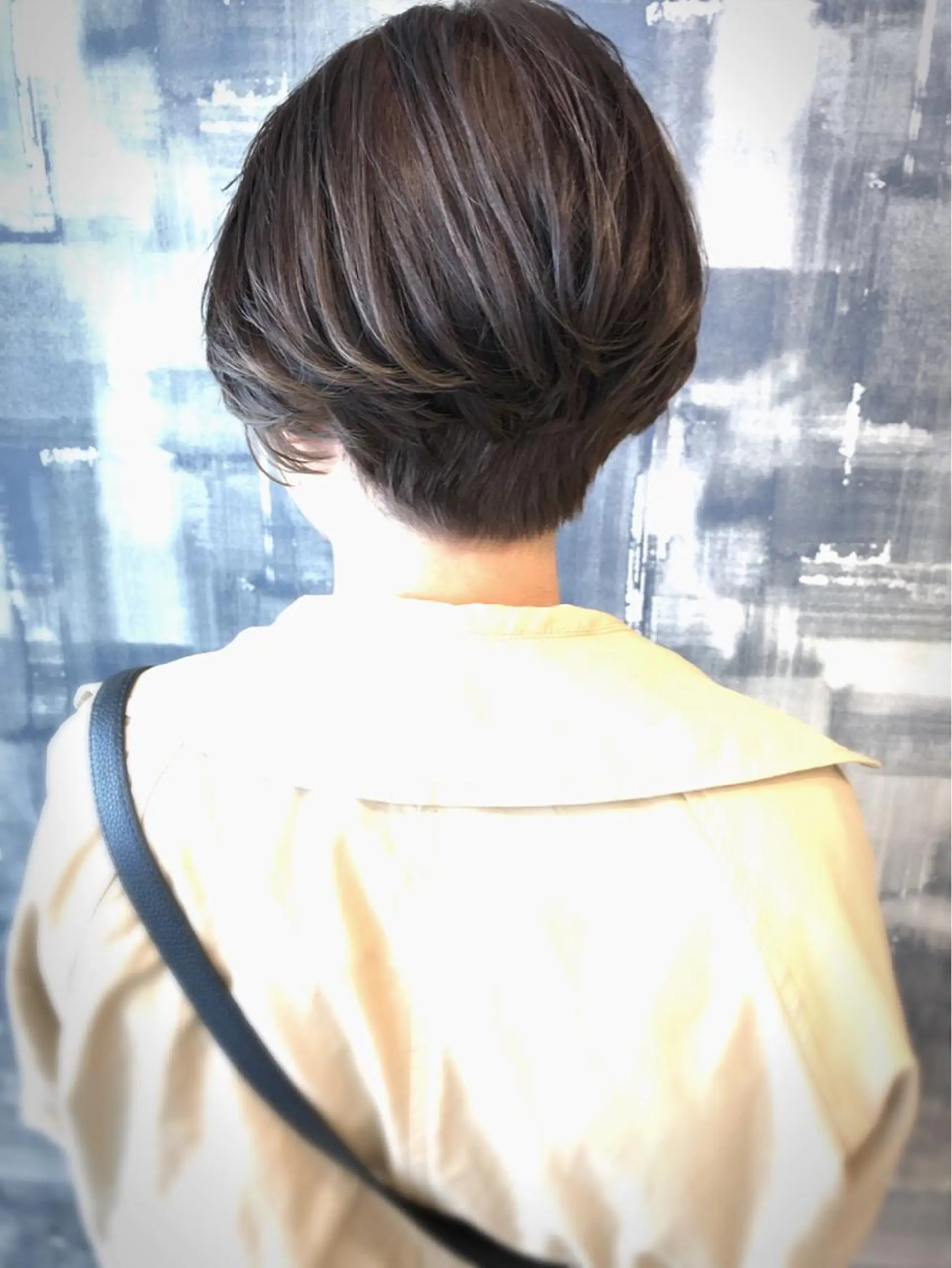 ショート カラー 日高 香織のヘアスタイル