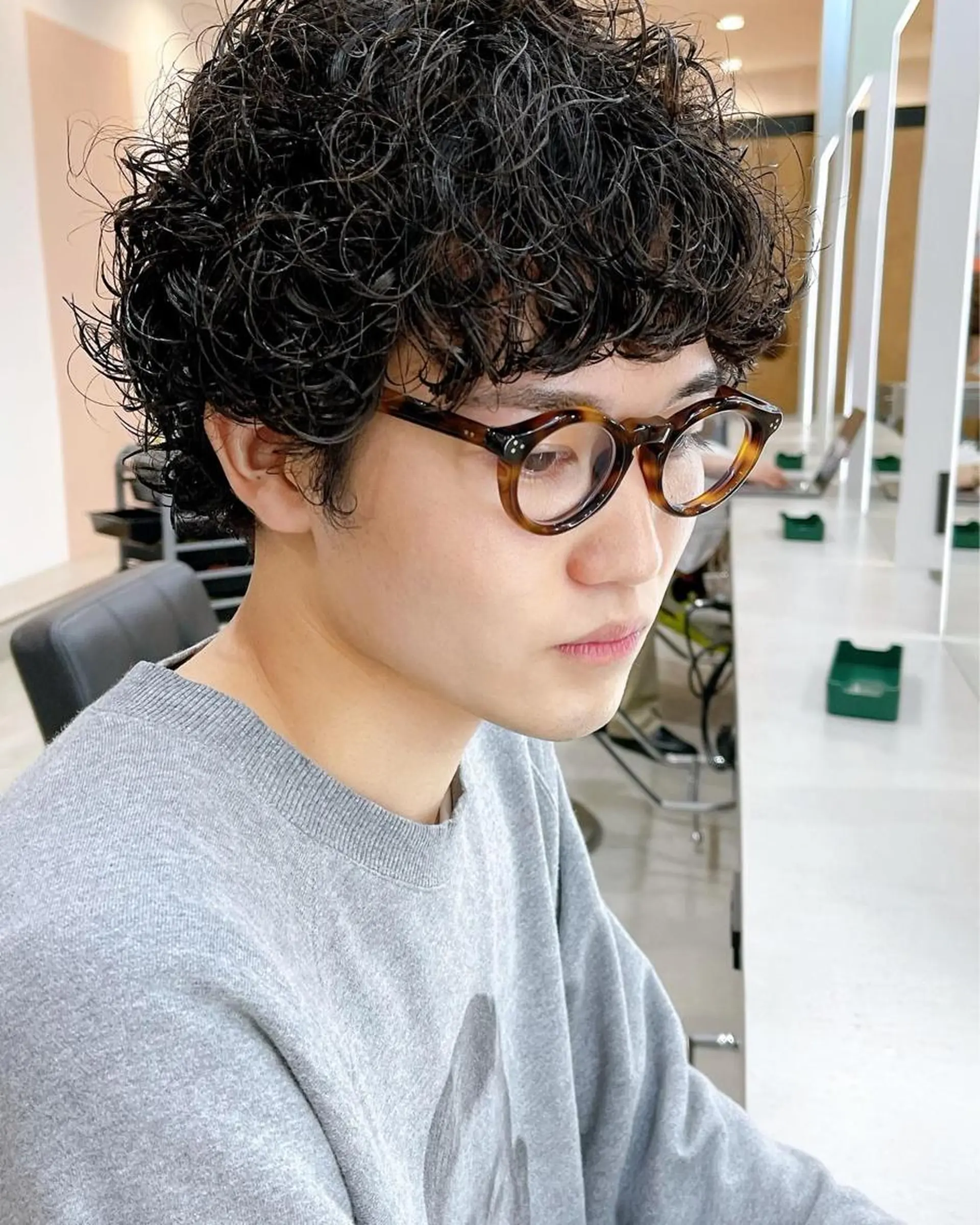 ショート パーマ カット ヘアカラー パーマ 縮毛矯正 トリートメント メンズパーマ タカキリョウのヘアスタイル