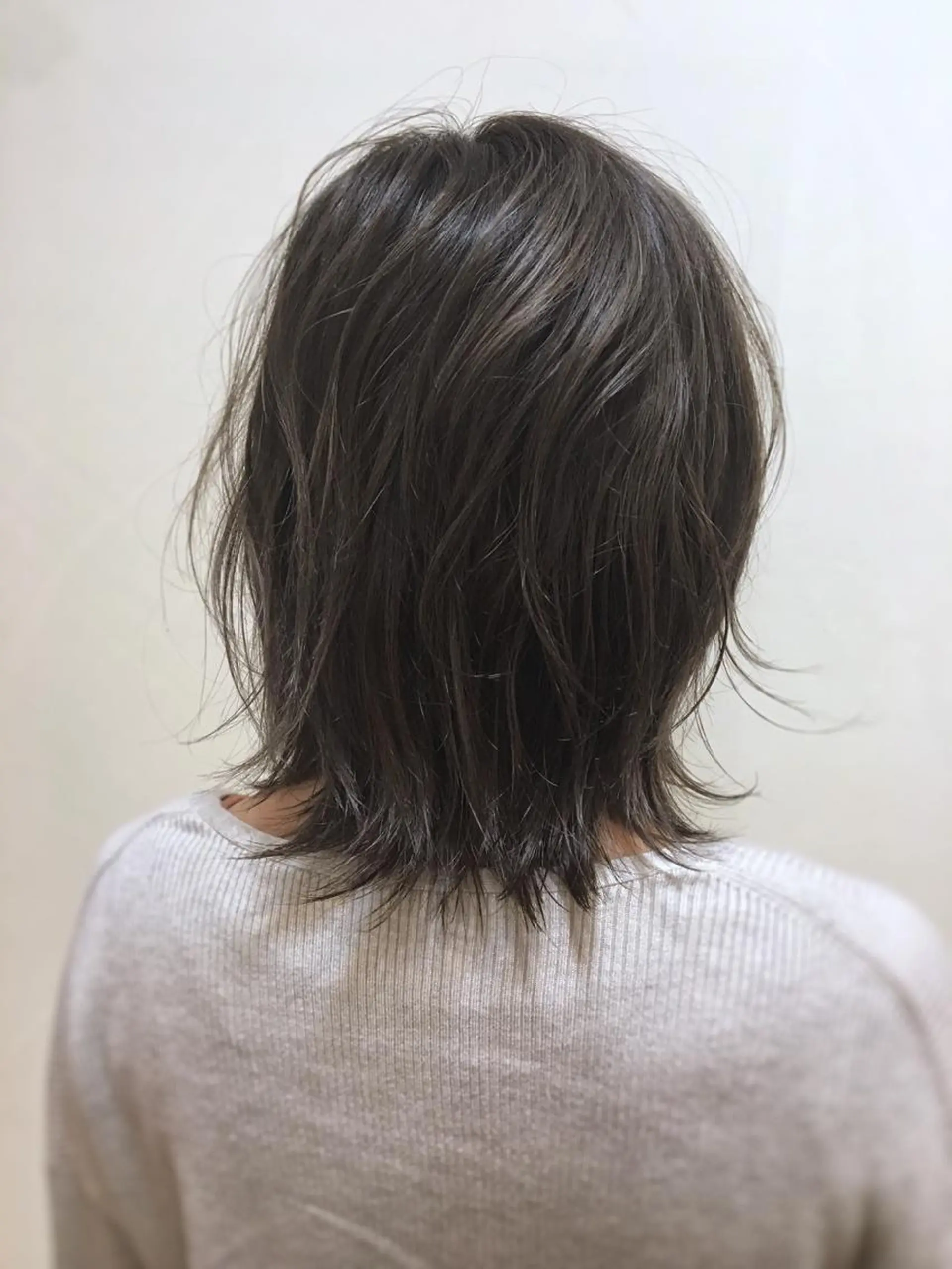 ショート カラー カット ヘアカラー トリートメント ケアブリーチ 坪井佑樹のヘアスタイル