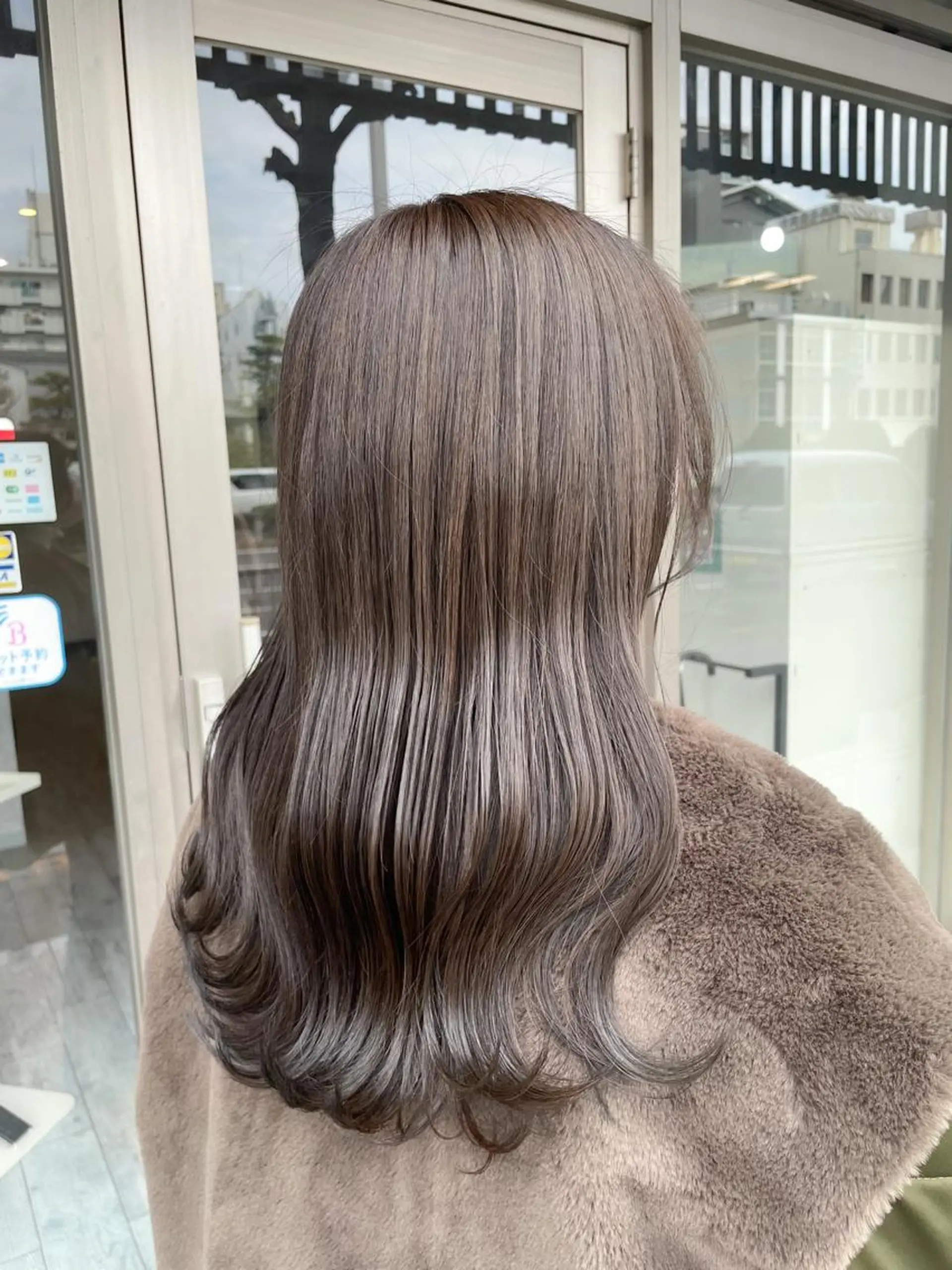 セミロング カラー ベージュカラー 透明感カラー グレージュ イワタ マハ/ minim hairのヘアスタイル