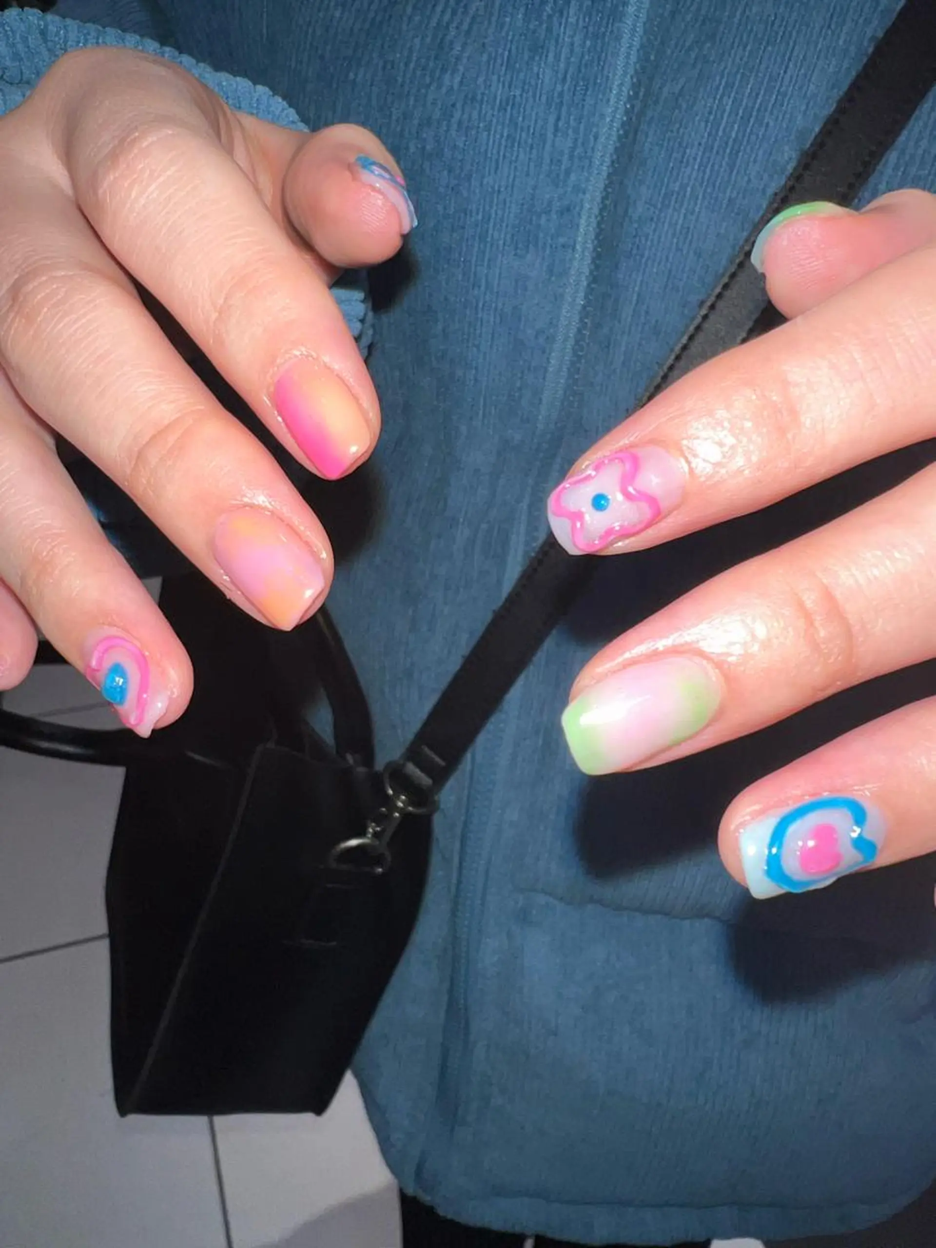 ネイル ぷっくりネイル 個性派／中韓ネイル SAKURAのネイルデザイン