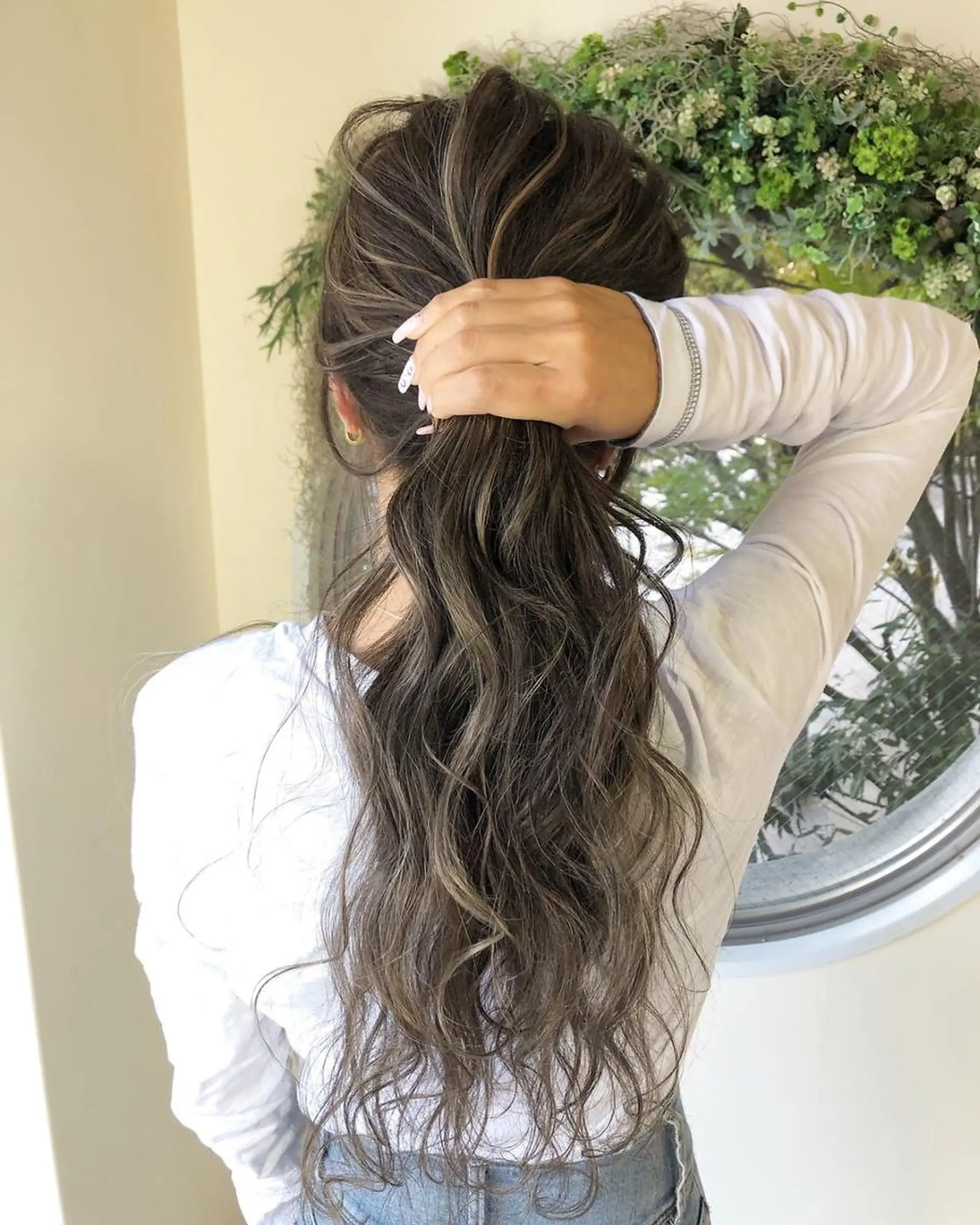 ロング カラー 上霜 菜月のヘアスタイル