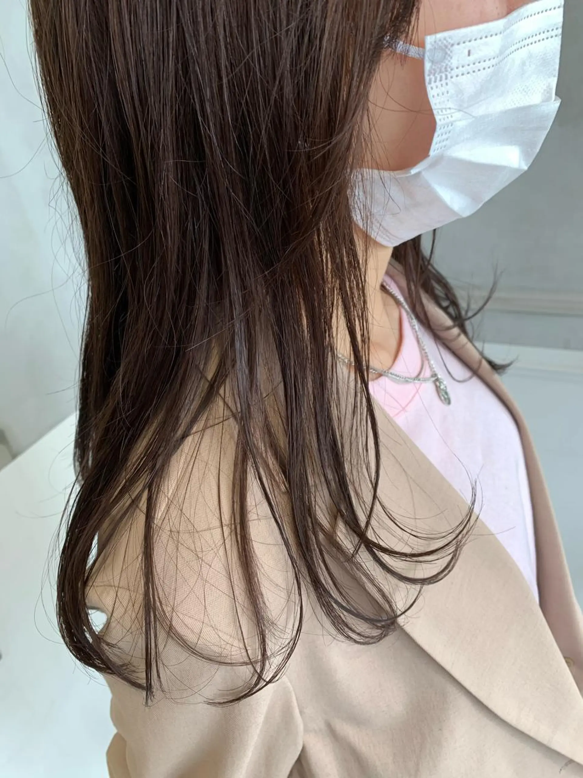 セミロング オリーブ カラー✨有坂映哉のヘアスタイル