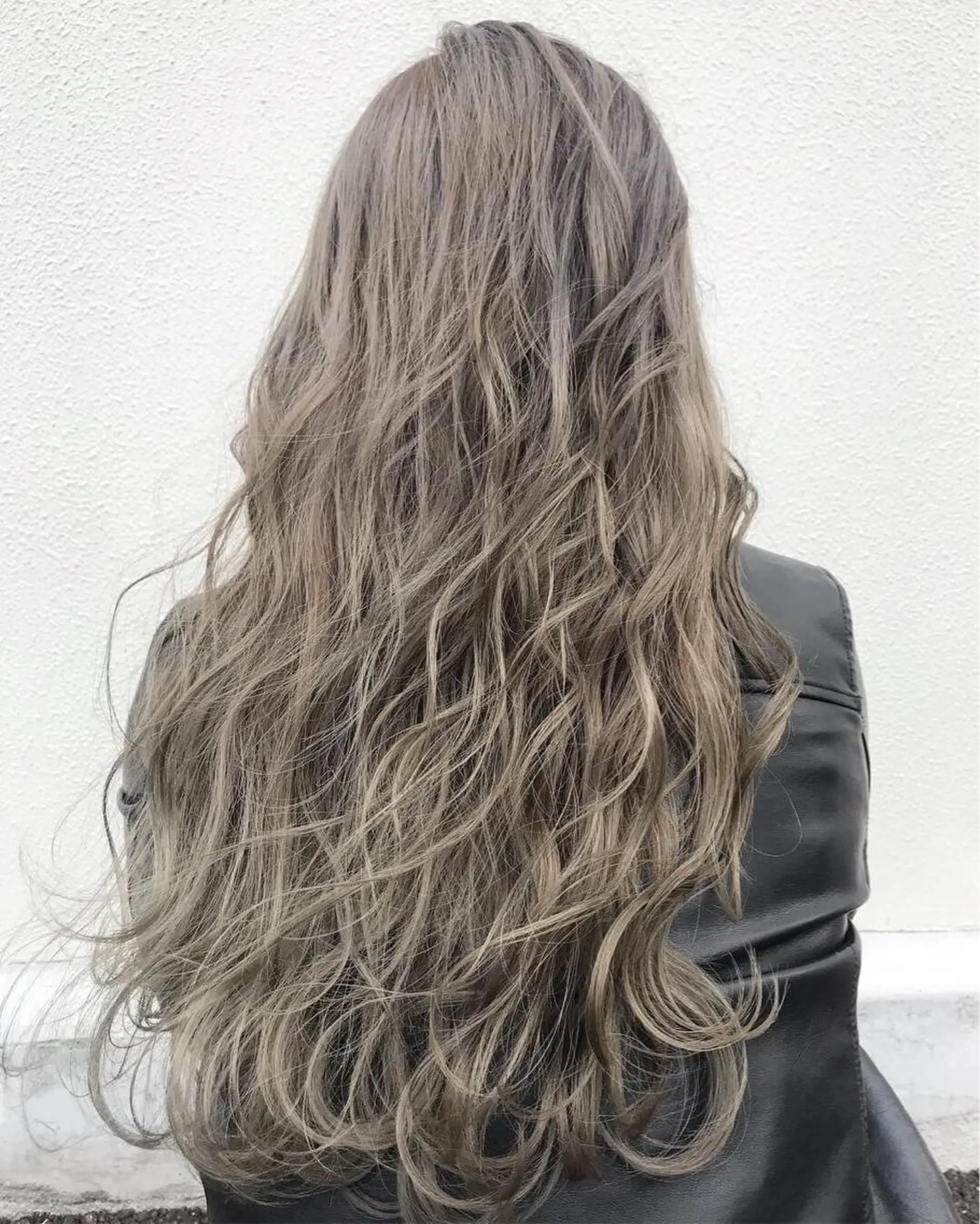 ロング カラー ヘアアレンジ ネイル マツエク・マツパ ベージュカラー トリートメント ブリーチ特化 / share 元太のヘアスタイル