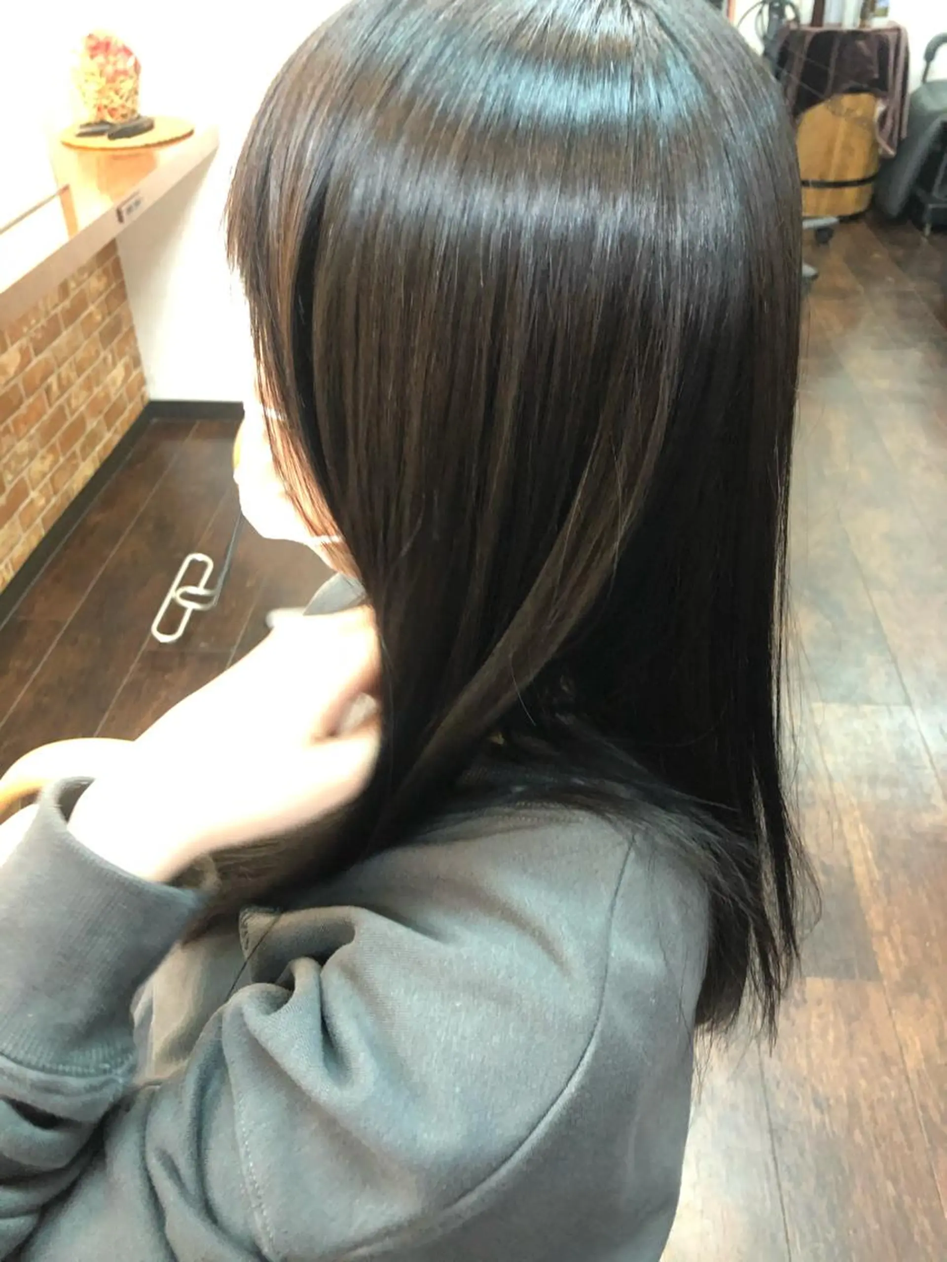 セミロング 桧山 真のヘアスタイル