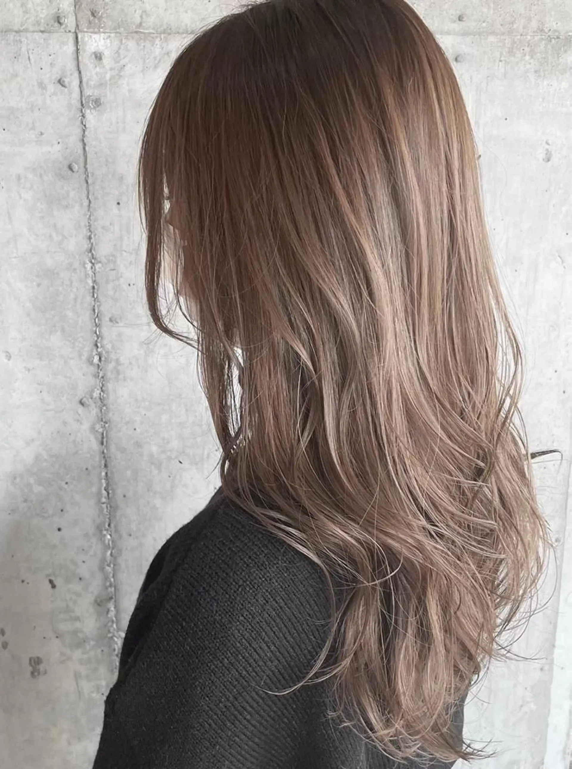 ミディアム カラー ベージュカラー ブリーチ ケアブリーチ ダブルカラー ミルクティーベージュ ヘアカラー トリートメント レイヤー/グレージュ 🤍奥開梨恵のヘアスタイル