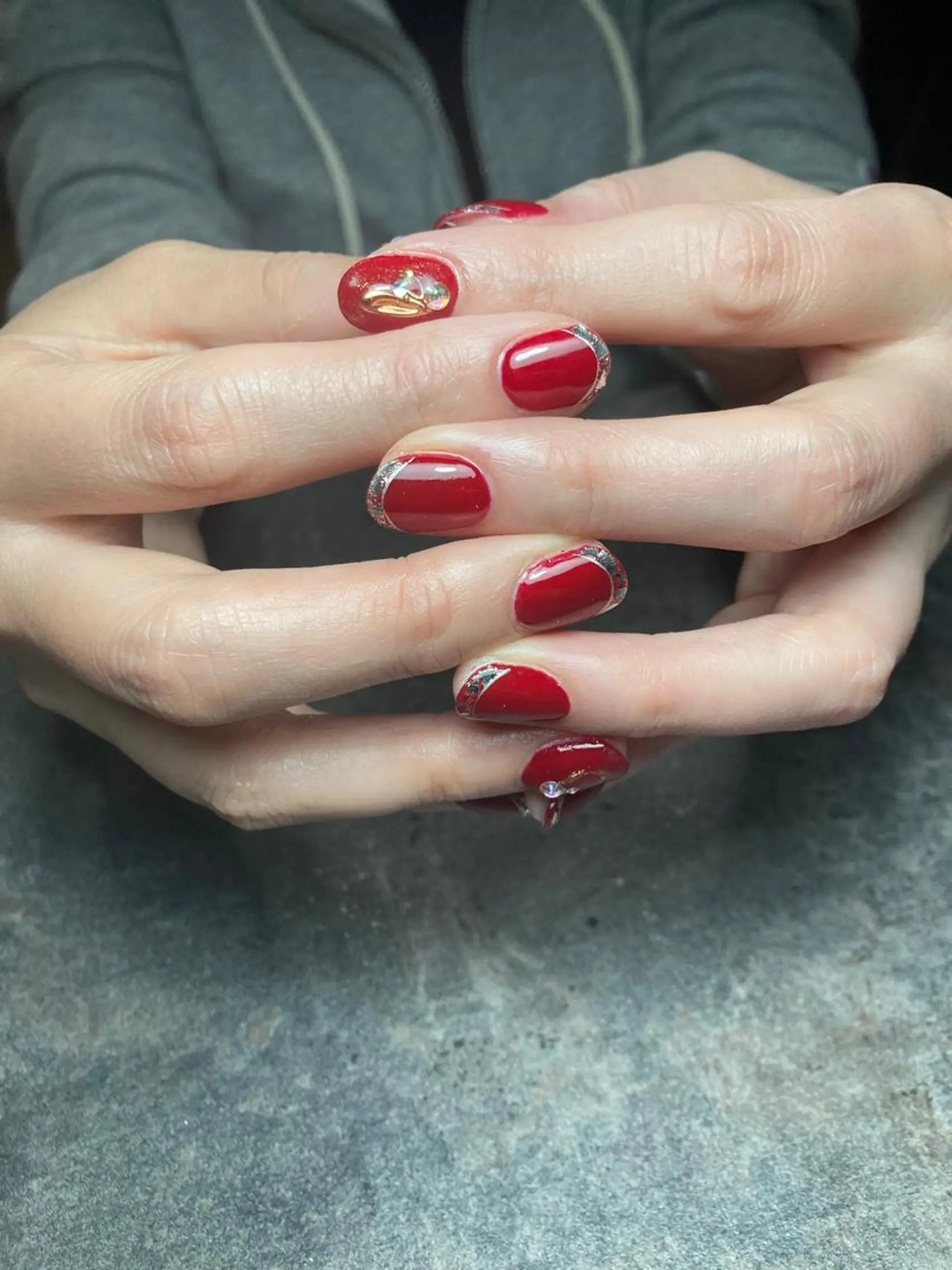 ネイル フレンチネイル ガラスフレンチ 赤色 ハンドネイル NailSalon liberのネイルデザイン