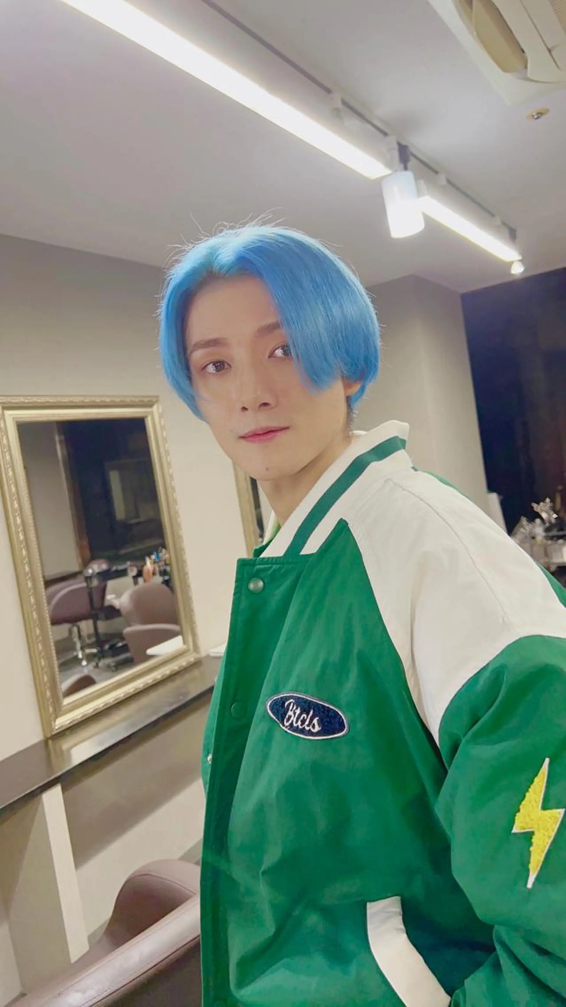 ショート ブリーチ　BAM BIのヘアスタイル