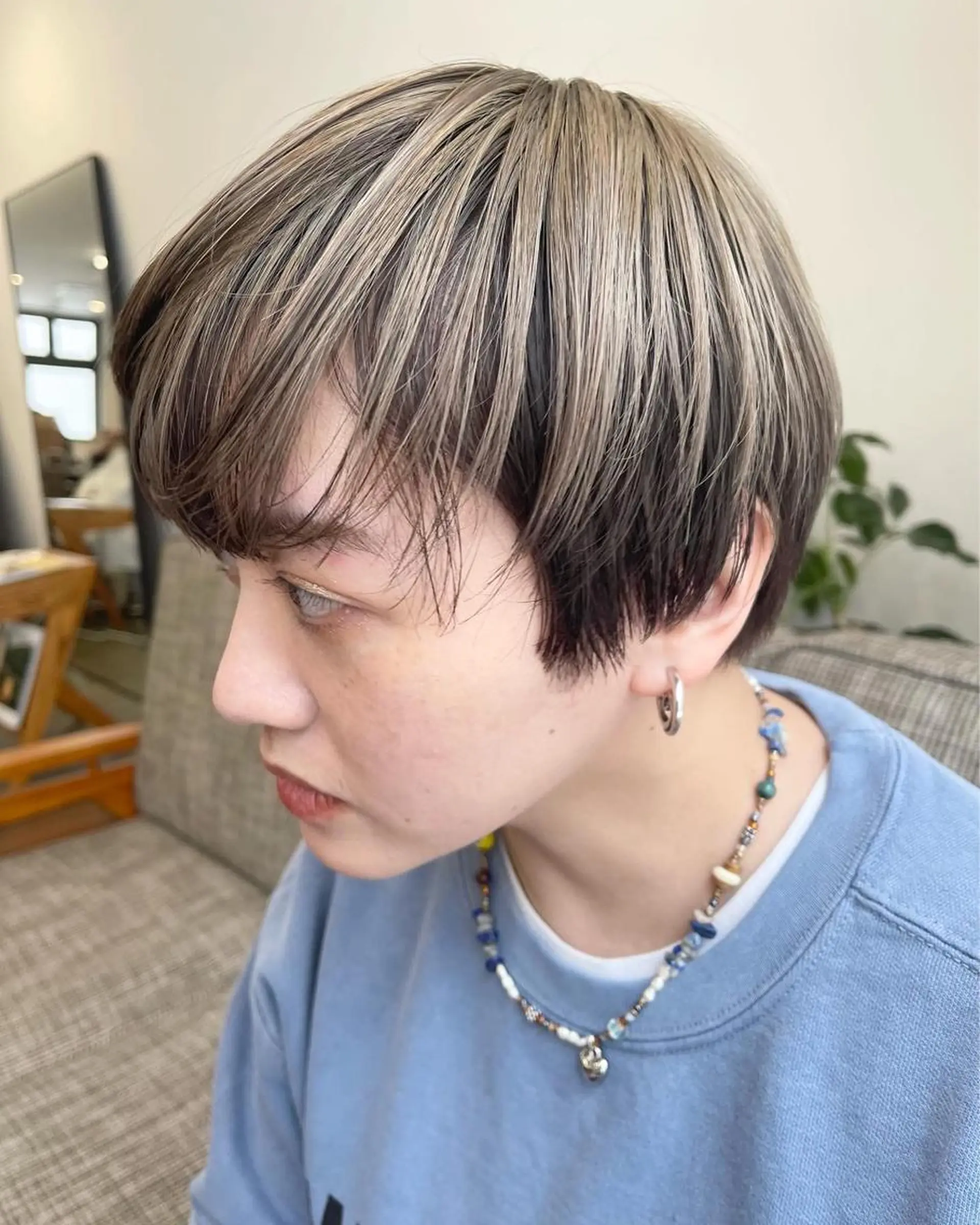 ショート カラー カット ヘアカラー 💓パーマ，💗 レイヤーカットのヘアスタイル