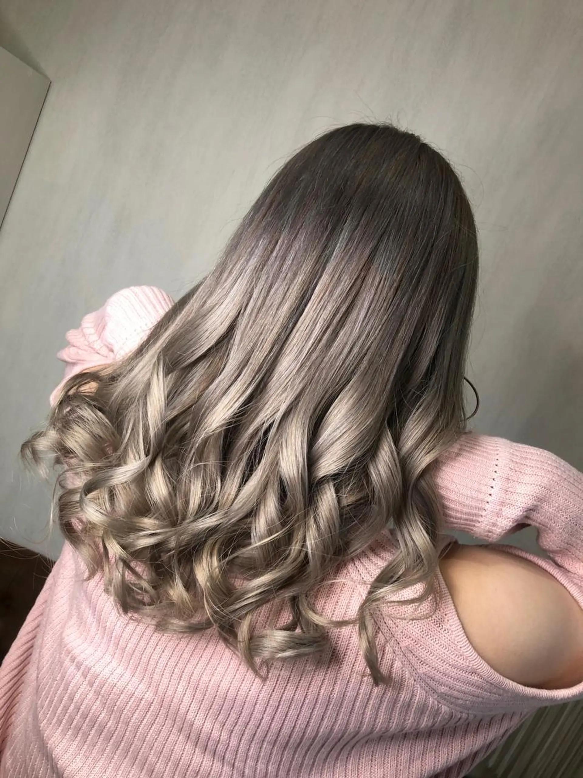 セミロング カラー ヘアカラー ハイトーン/韓国風 🤍Nacchi🐈のマツエク・マツパデザイン