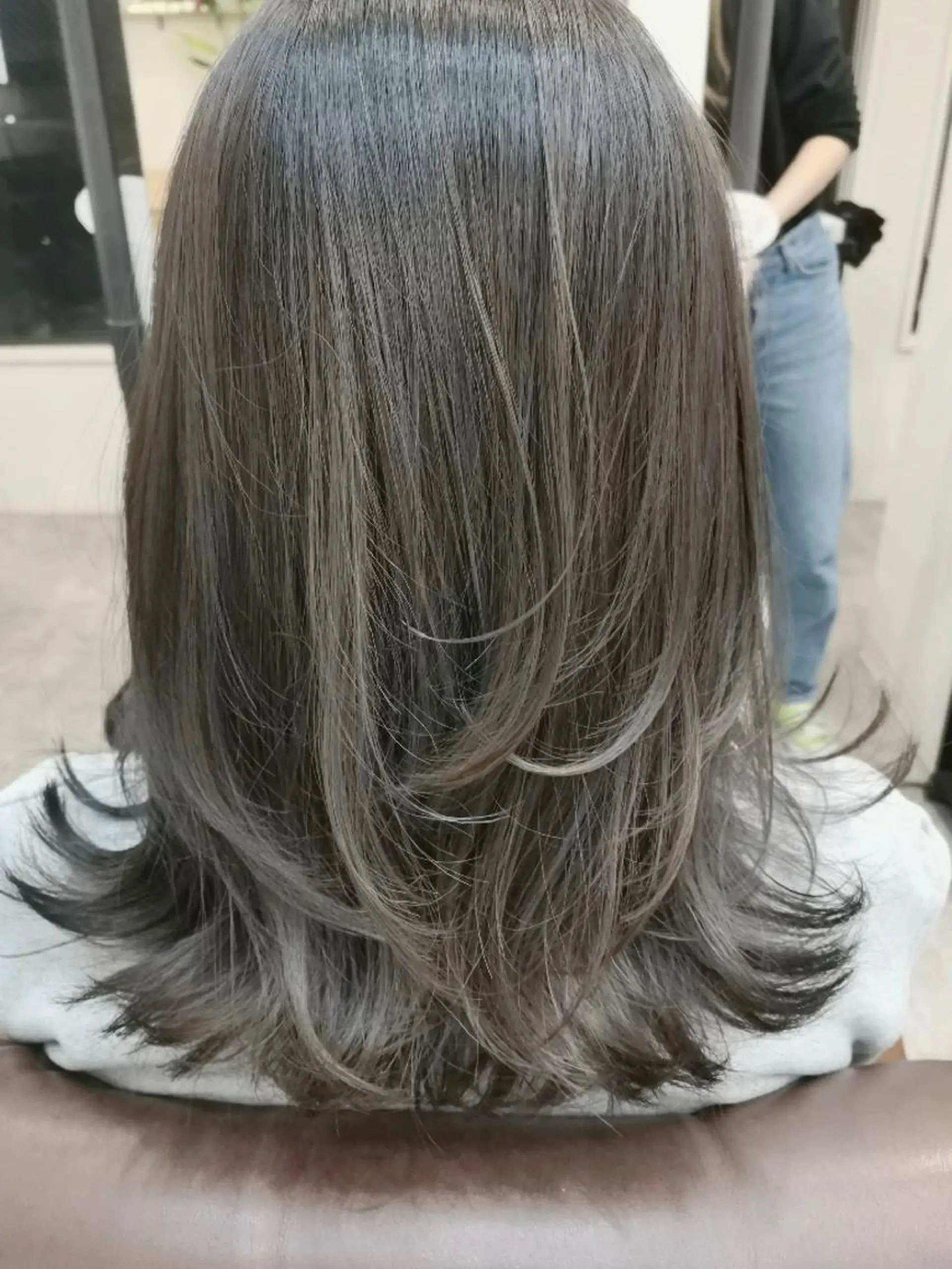 カラー ミディアム 透明感カラー グレージュ ハイライトカラー ハイライト カット ヘアカラー トリートメント N°emirai溝口 MG 🌈梶谷龍吾のヘアスタイル