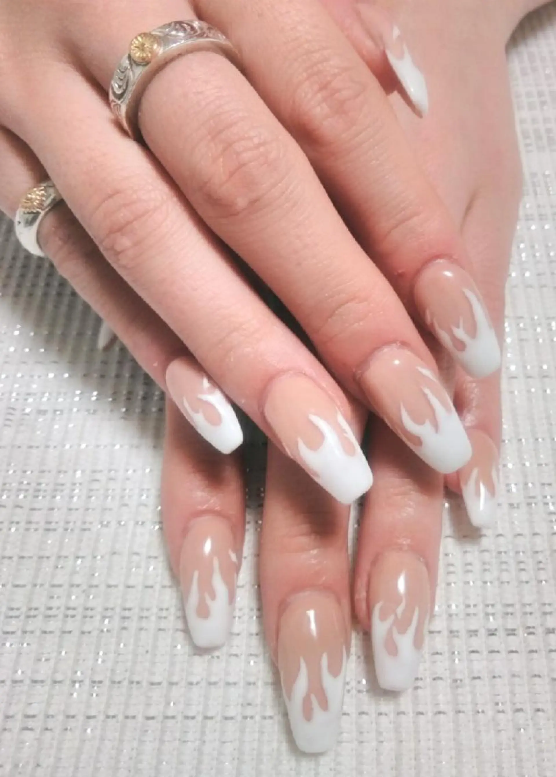 ネイル エステとネイル ローズコンフォートのネイルデザイン