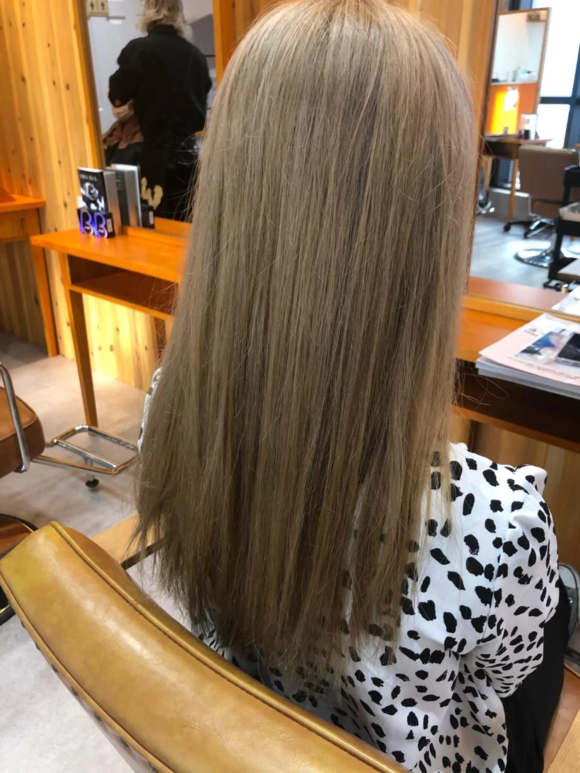 ロング カラー ダブルカラー Blonde所属・脇谷 拓弥のヘアスタイル