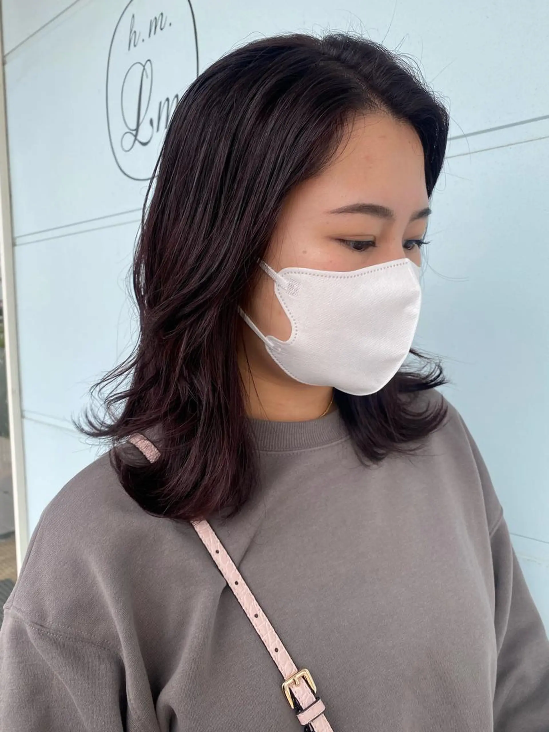 ミディアム カット ヘアカラー 丸山 純奈のヘアスタイル