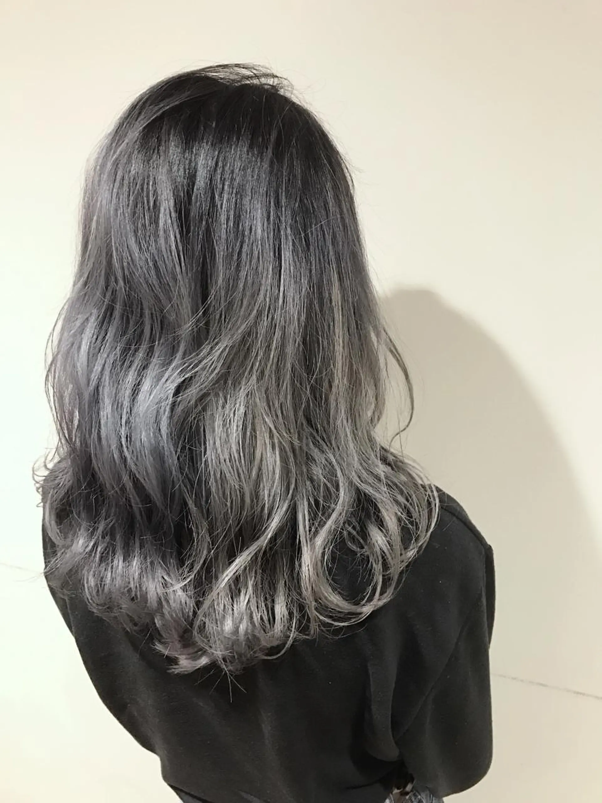 ミディアム カラー メンズ メンズブリーチ アッシュ ブリーチ カット ヘアカラー トリートメント カラー/髪質改善スペ シャリスト宮本　伸一のヘアスタイル