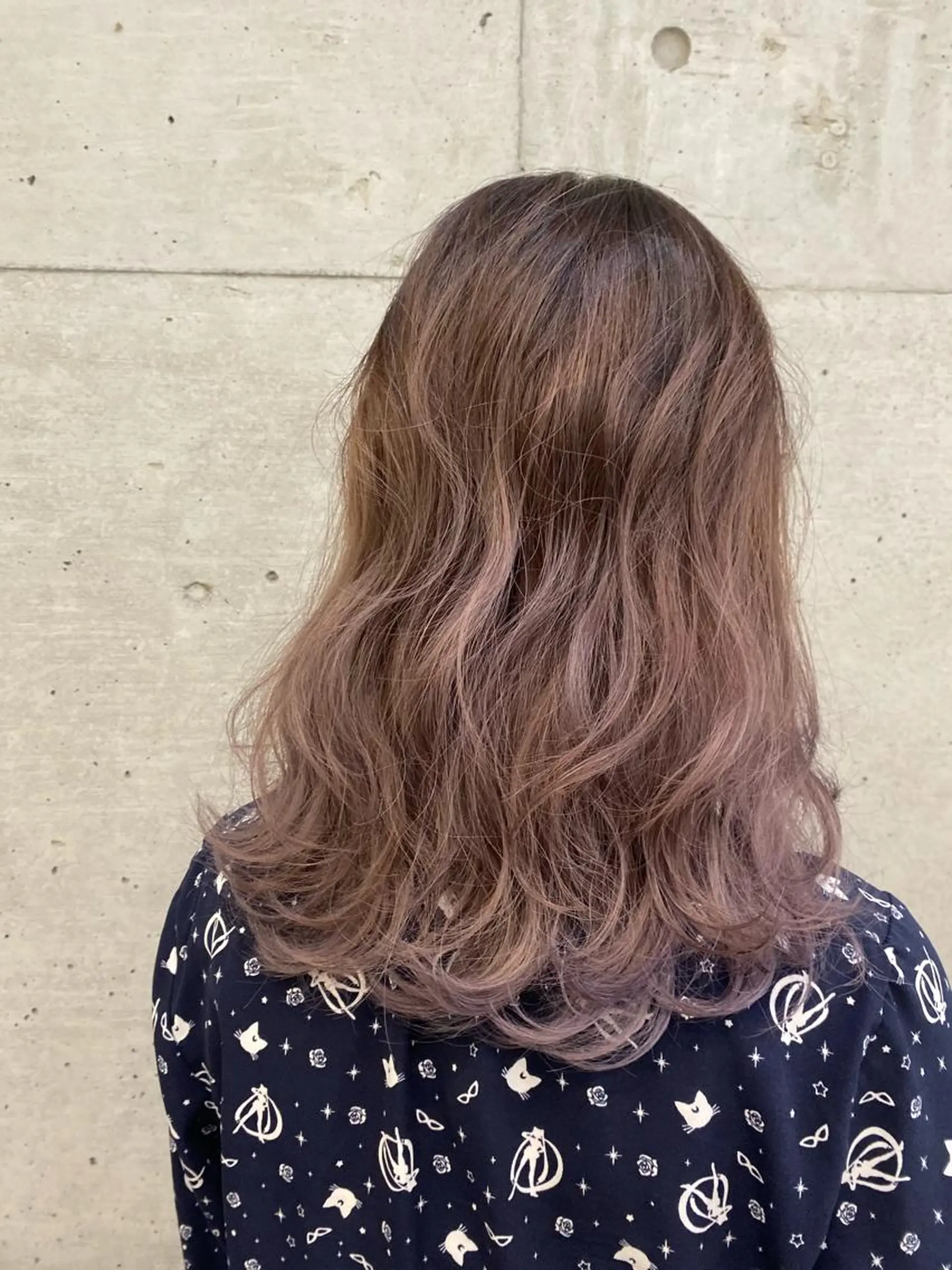 ロング カラー バレイヤージュ ラベンダーカラー レイヤーカット 大栗 佑也  髪質改善のヘアスタイル