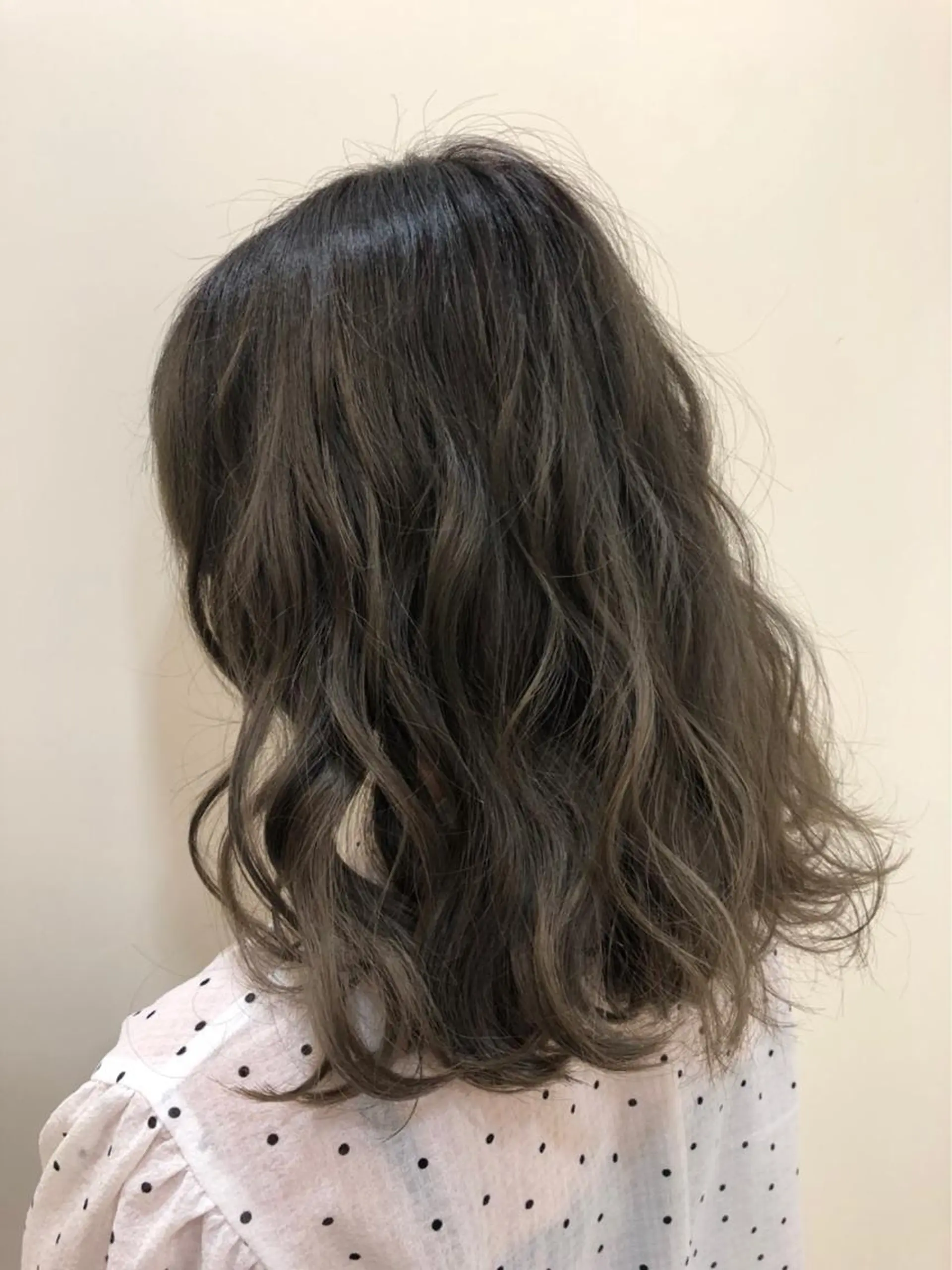 ミディアム カラー グレージュ 寺内 紳悟のヘアスタイル