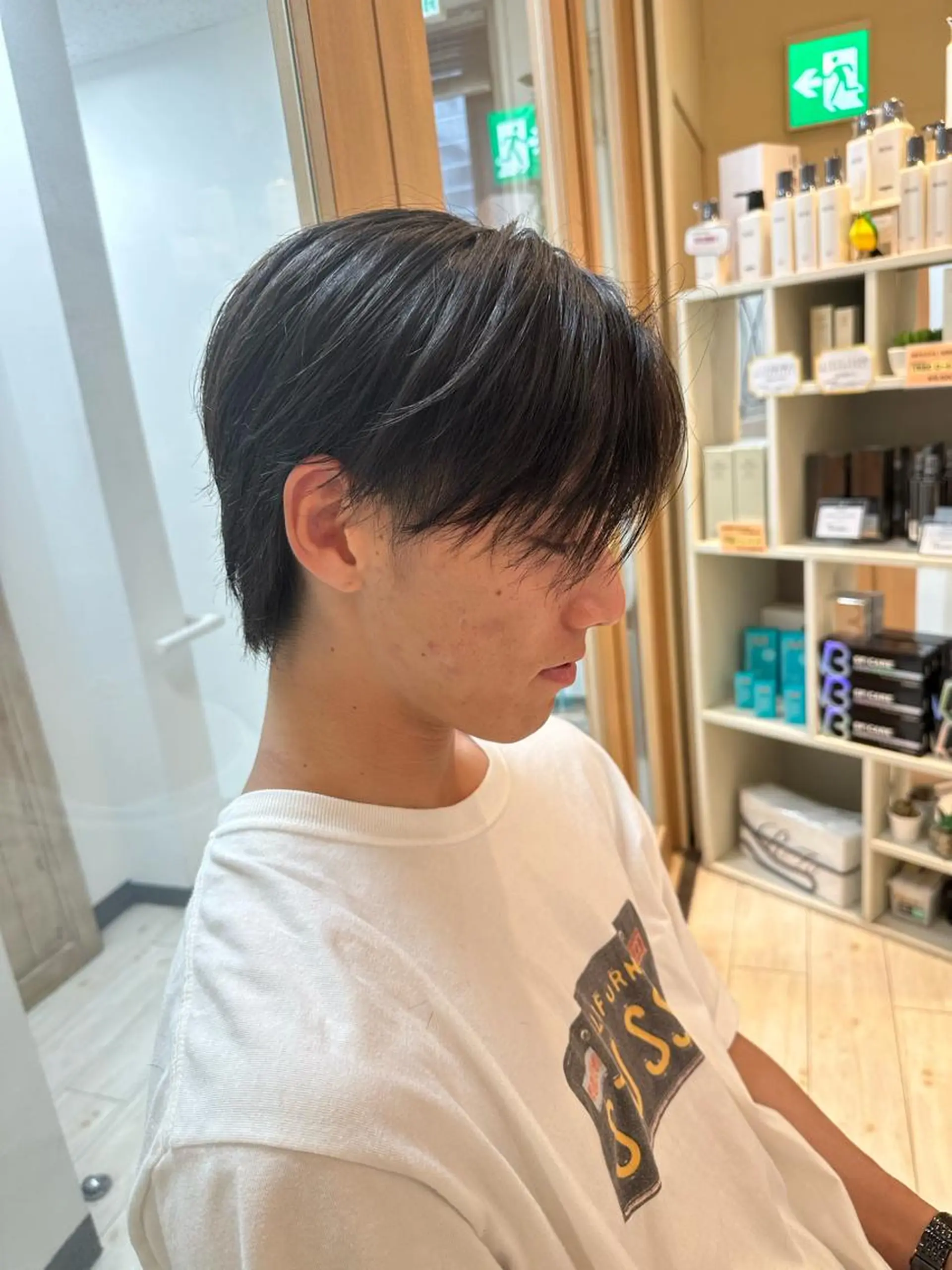 パーマ メンズ センターパート メンズパーマ ニュアンスパーマ 海外風センターパート 健人のヘアスタイル