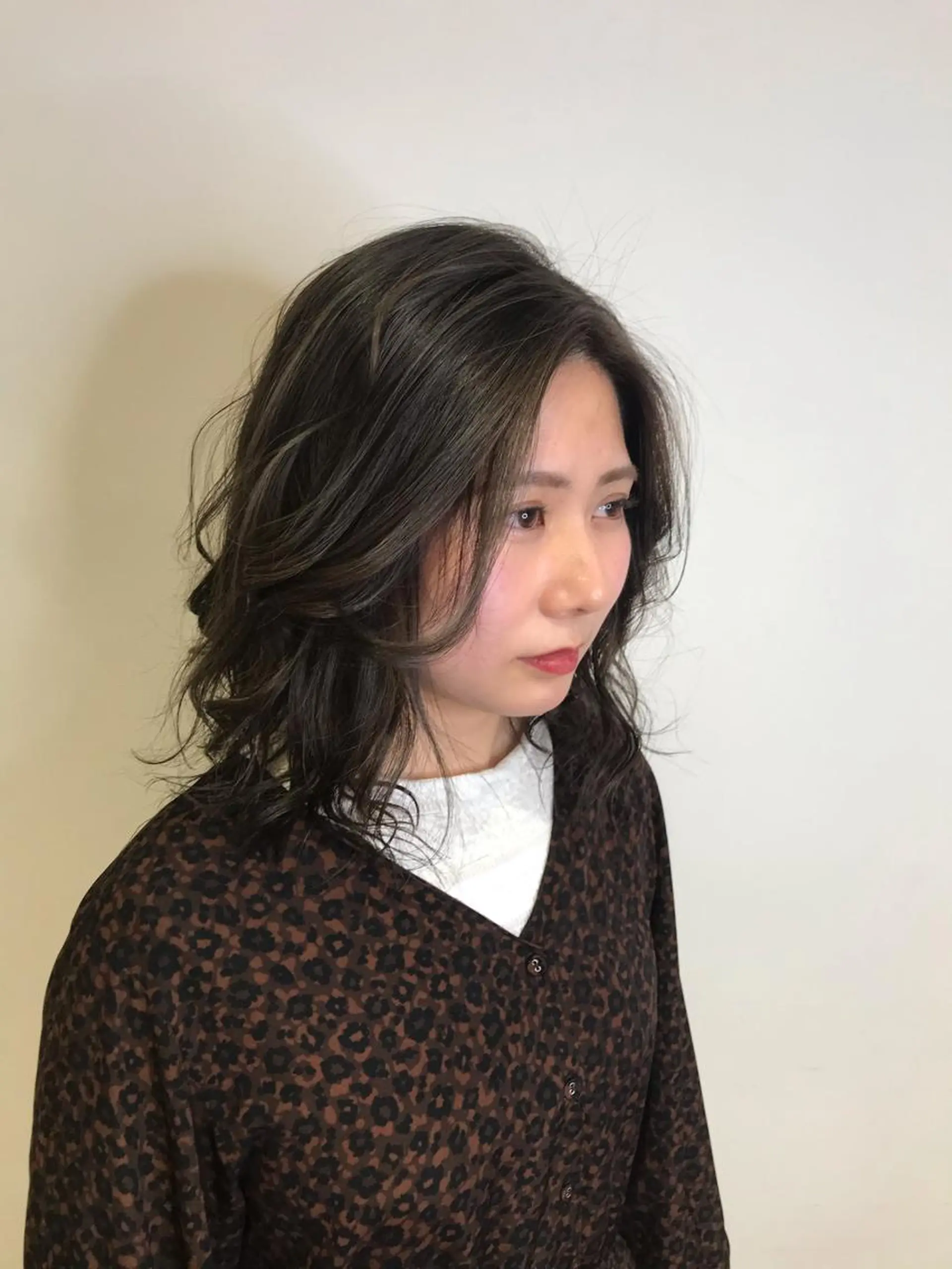 セミロング カラー ヘアアレンジ グレージュ カーキグレージュ 限定クーポン 💕大量更新ブリーチのヘアスタイル