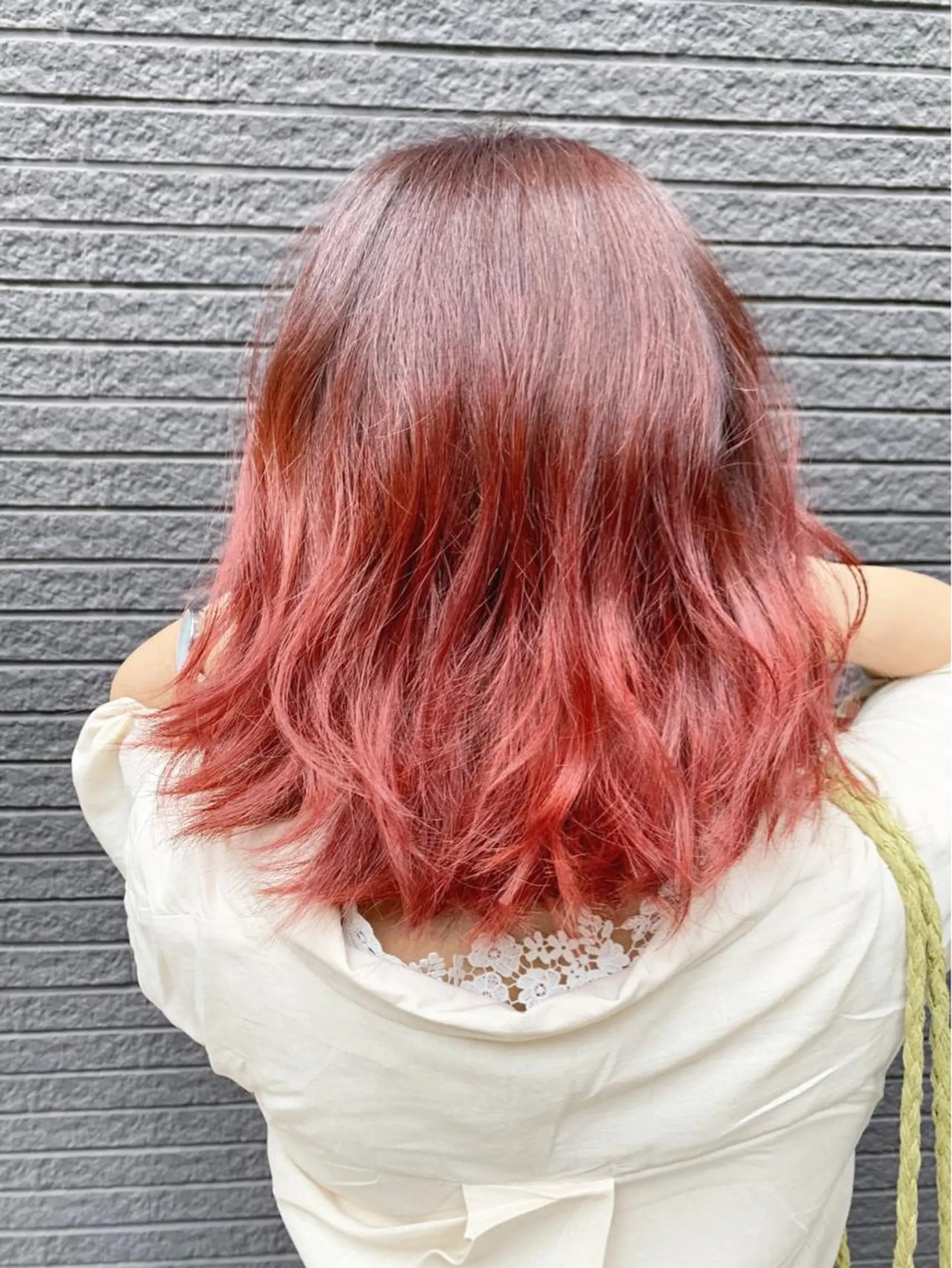 ミディアム カット ヘアカラー H所属・H (エイチ) 烏丸御池店のヘアスタイル