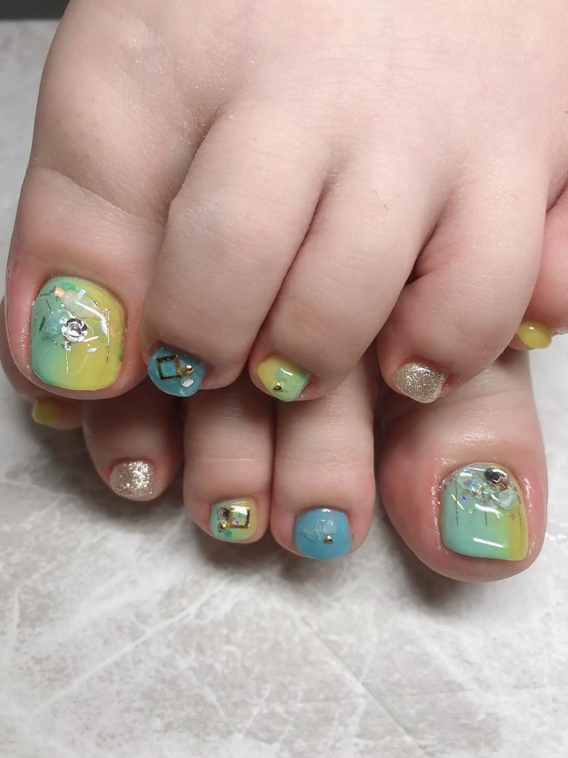 ネイル フットネイル 内田 奈津美のネイルデザイン