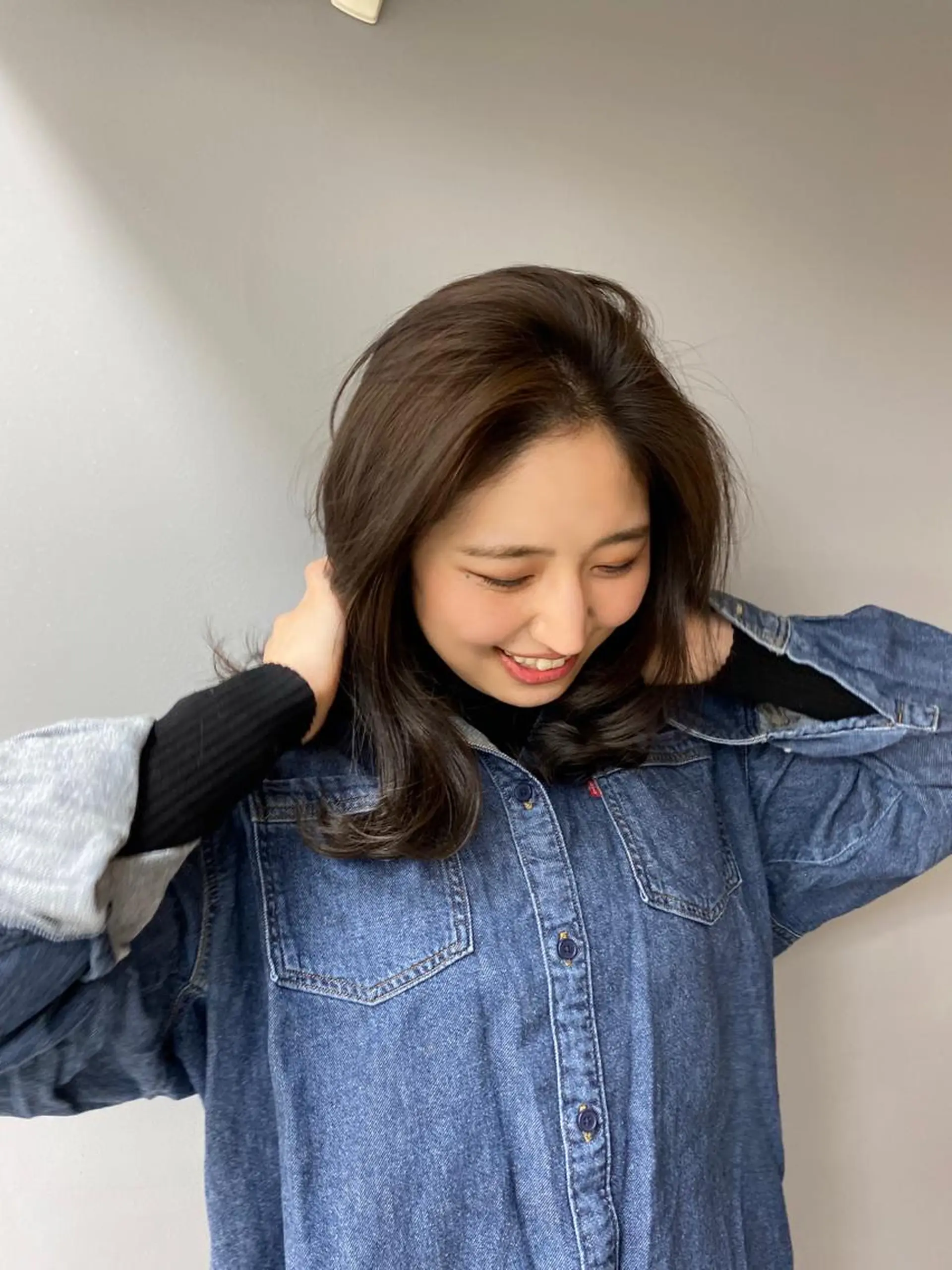 セミロング カラー 星野 菜月のヘアスタイル