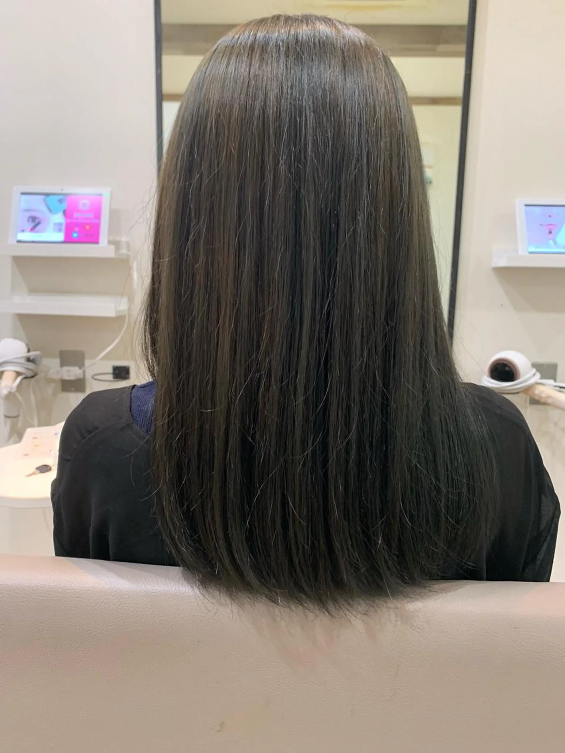 カラー Ashanti 磯崎のヘアスタイル