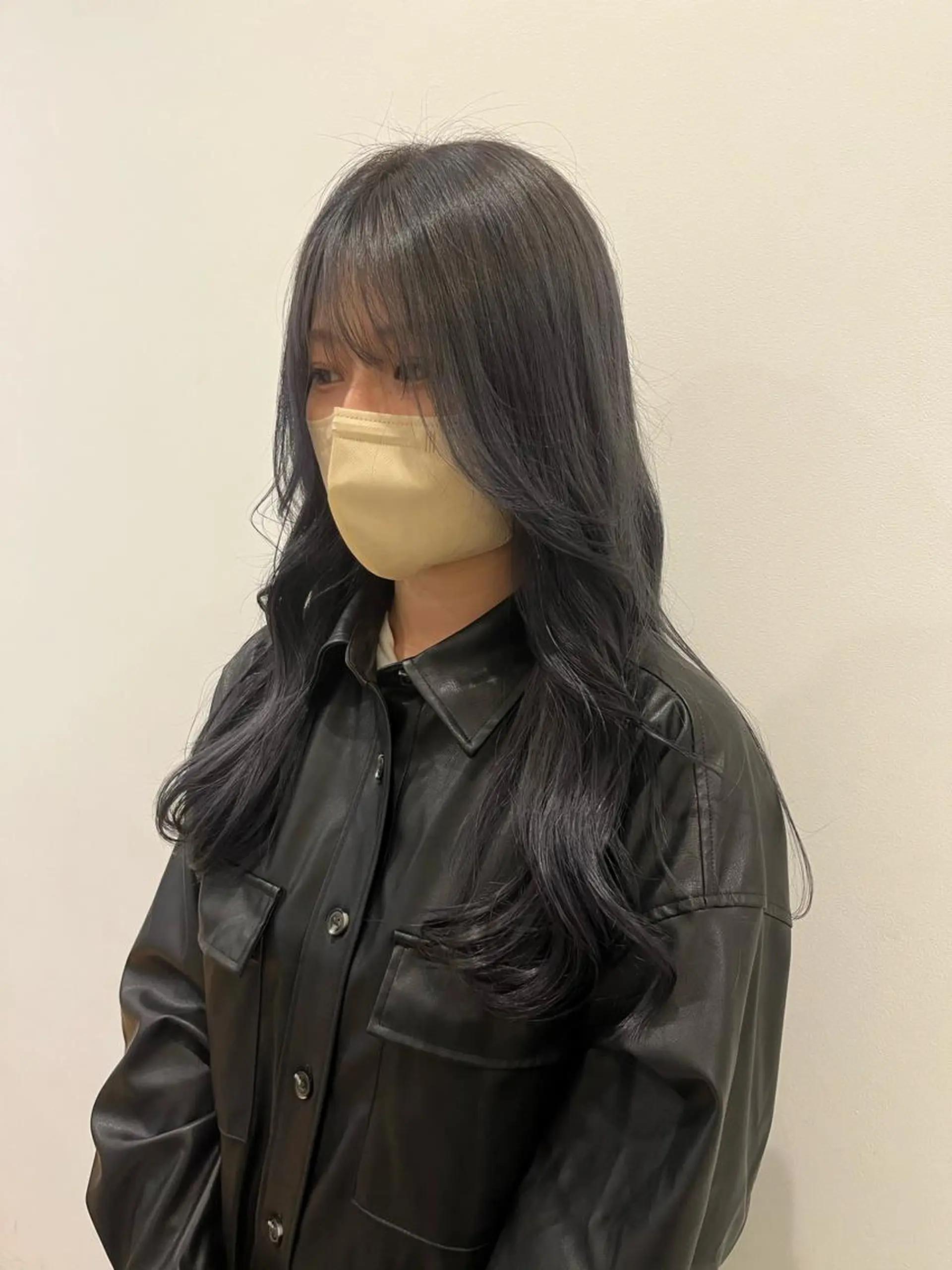 カラー 黒髪 ブリーチ ブルーカラー ブルーブラック 透明感カラー 透明感ケアカラー/ レイヤー/ryokaのヘアスタイル