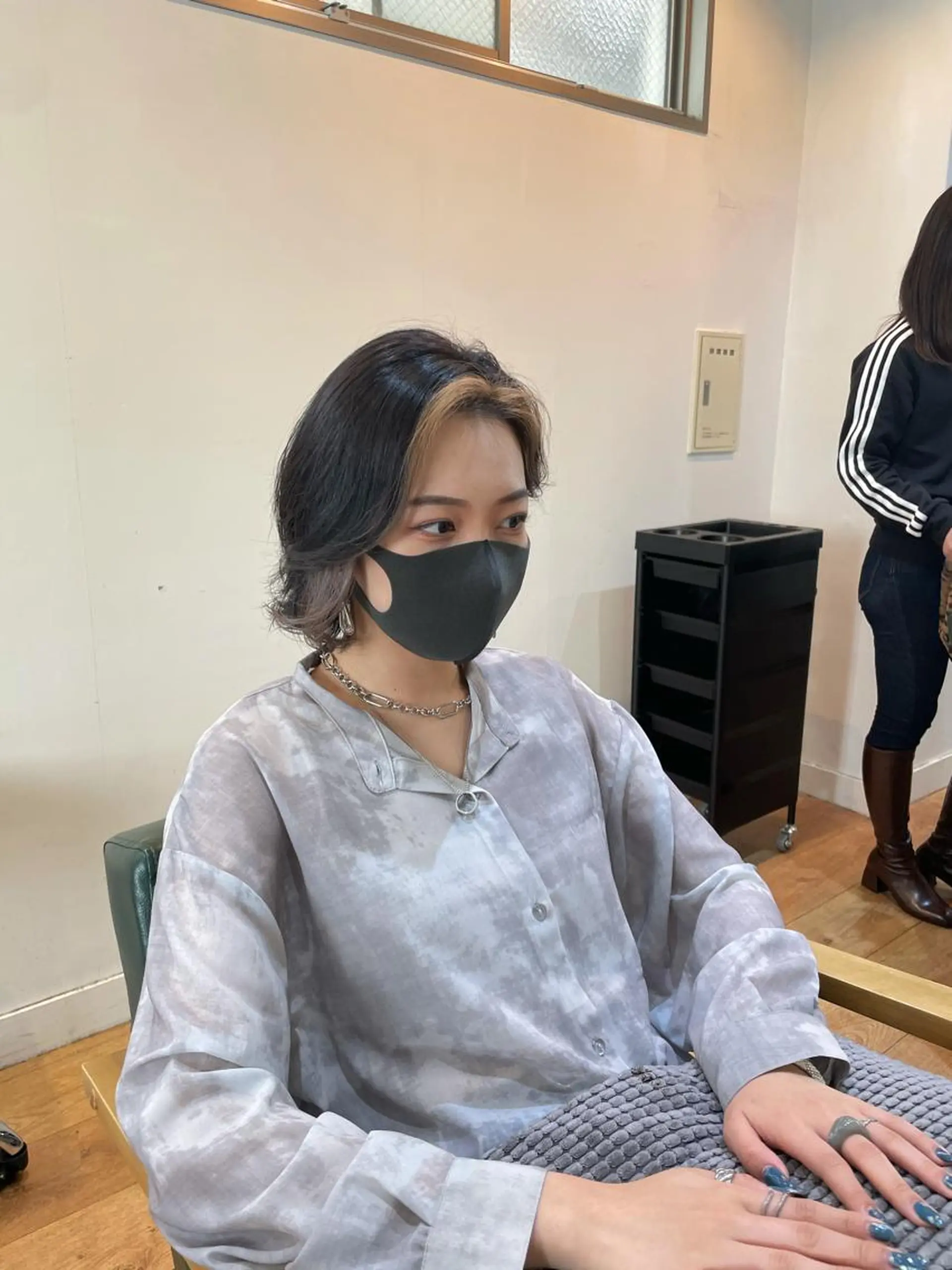 ショート カラー ミストバング ヘアカラー 🇰🇷ハイトーン× 韓国レイヤー레이어드のヘアスタイル