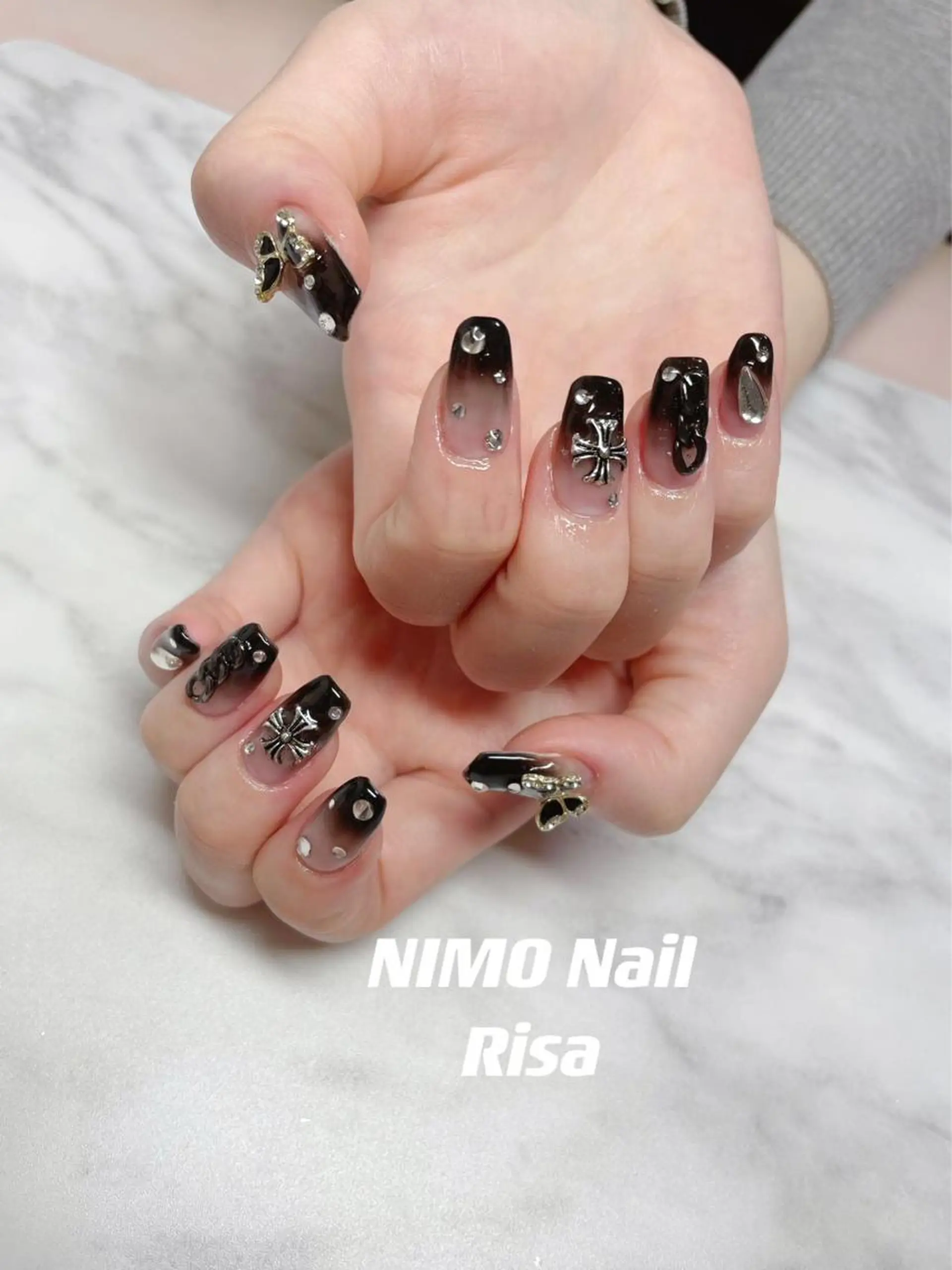 ネイル ハンドネイル RI SA☀️ リサのネイルデザイン