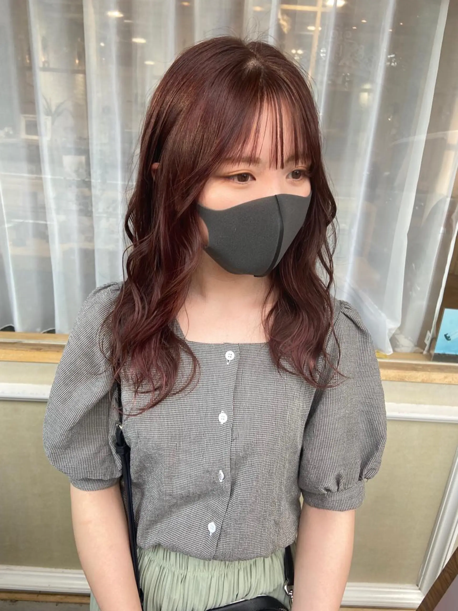 セミロング カラー merc.🌿💚 八幡真衣のヘアスタイル