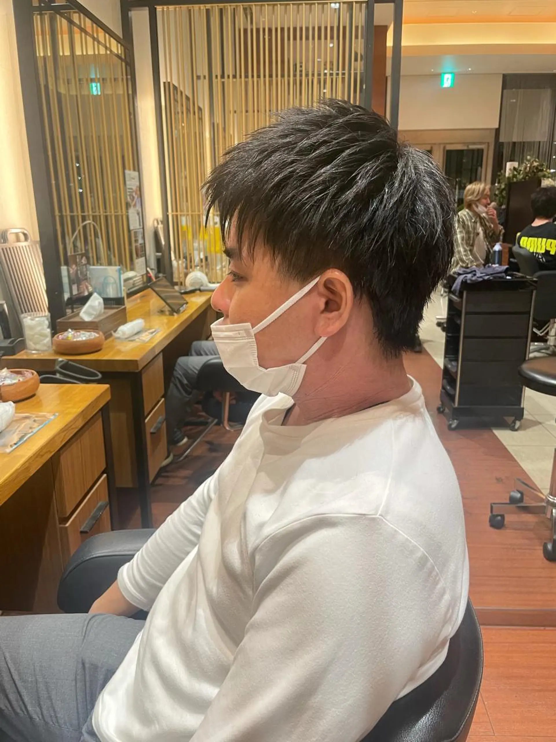 ショート メンズ ショートレイヤー レイヤーカット ショートヘア 髙田 千華 髪質改善ストレートのヘアスタイル