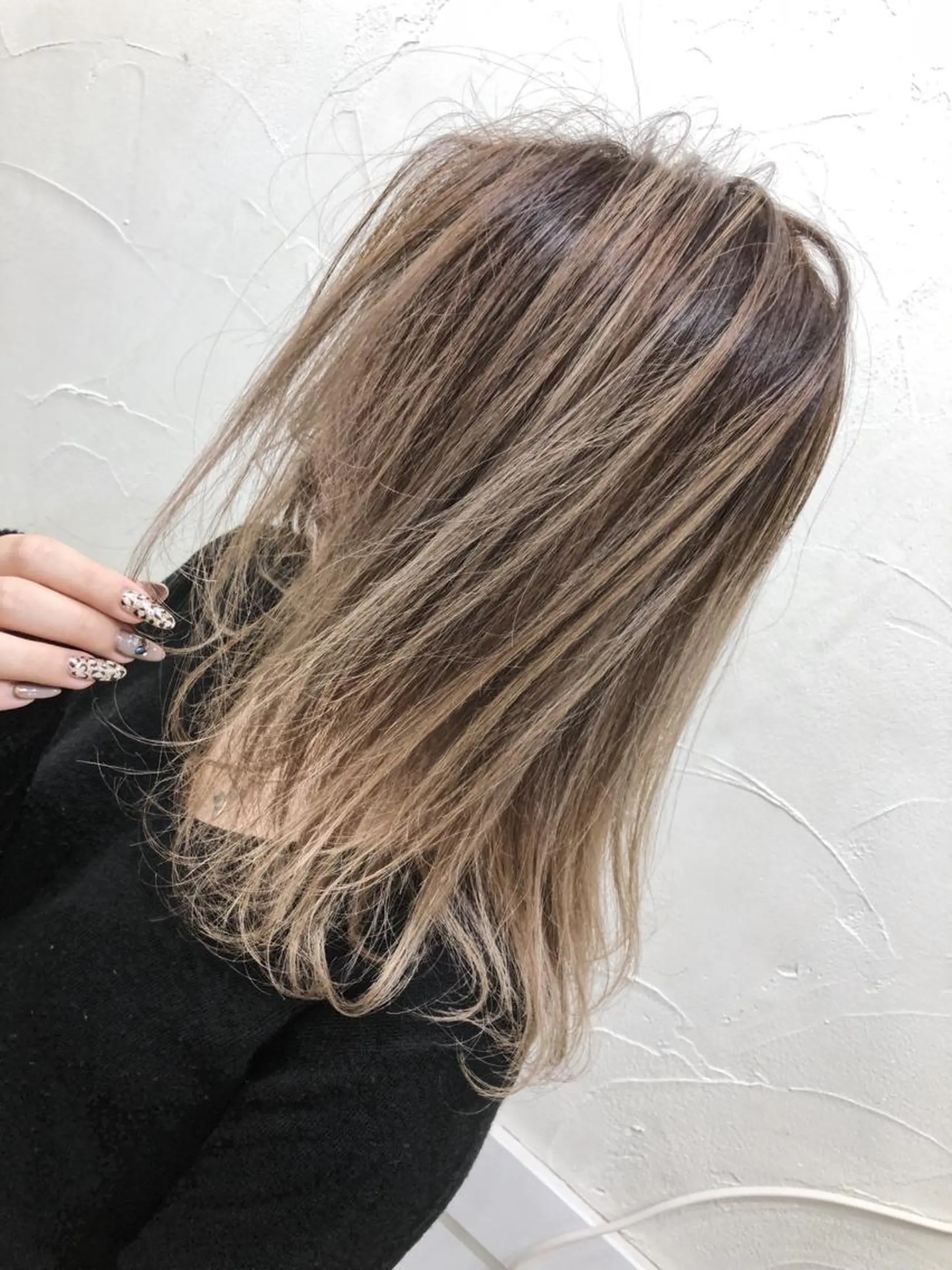 セミロング カラー バレイヤージュ レイヤーカット ヘアカラー PSY(サイ)池袋 金田尚久🎨のヘアスタイル
