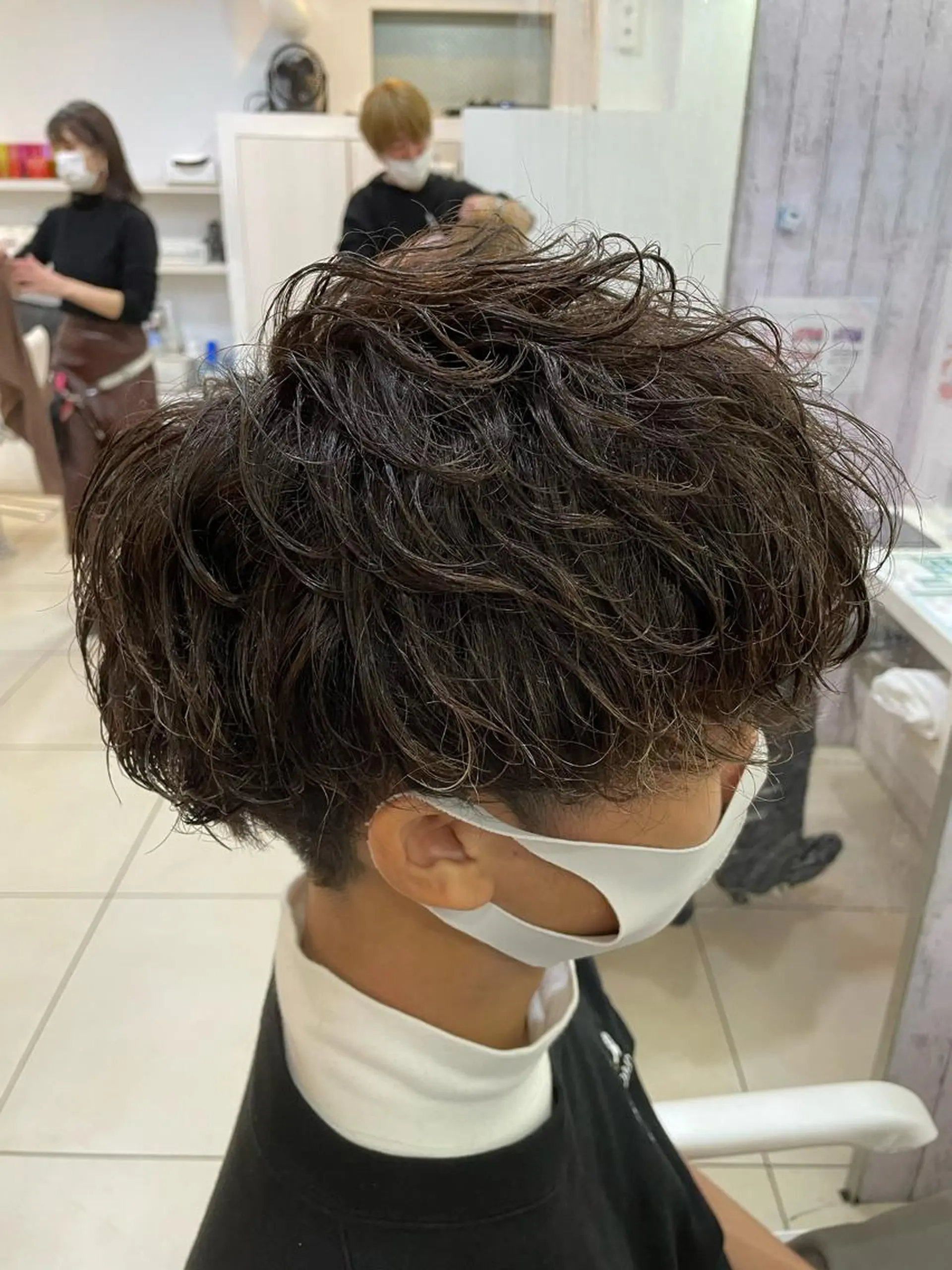 ショート カラー パーマ メンズ マッシュ アッシュ アッシュブラウン ブラウンカラー カット ヘアカラー パーマ 髪質改善× 白髪ぼかし溝江のヘアスタイル