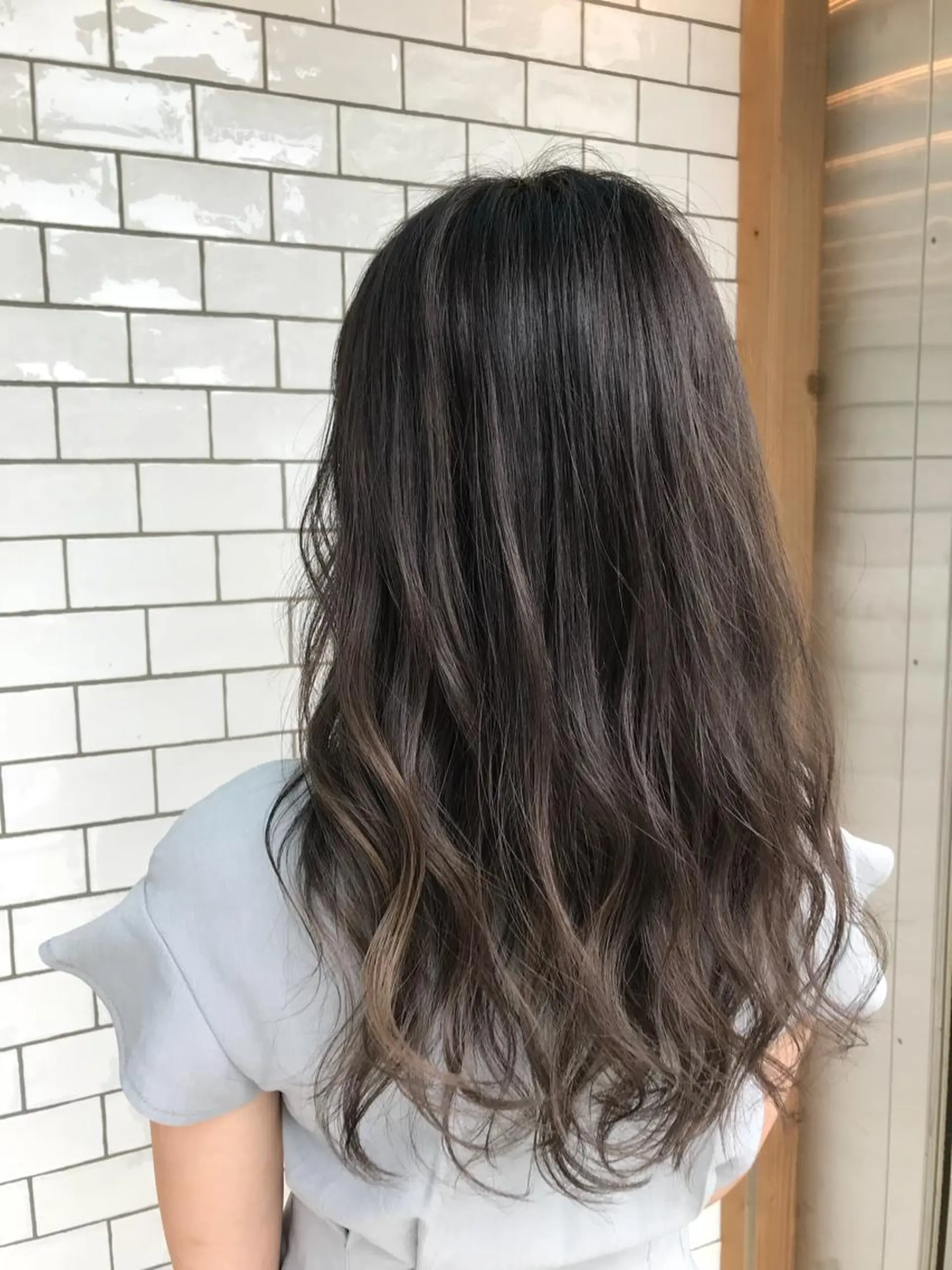 ロング カラー ブリーチ グレージュ 竹嶌 健吾のヘアスタイル