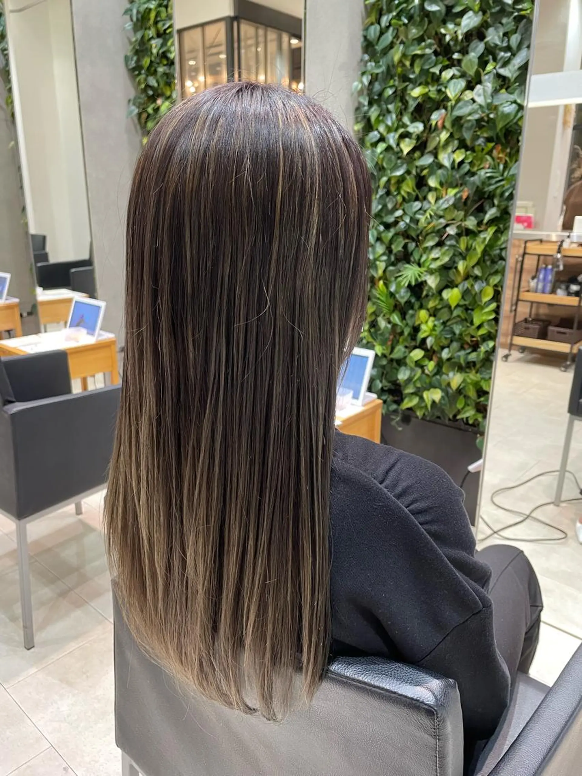 ロング カラー 原 萌香のヘアスタイル