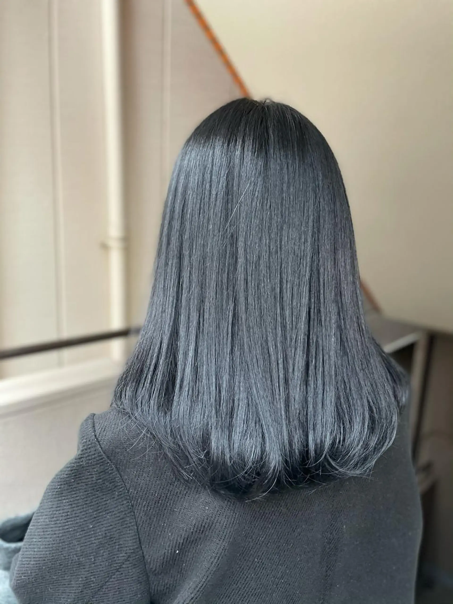 ミディアム カラー パーマ ヘアアレンジ メンズ キッズ ネイル マツエク・マツパ メンズブリーチ メンズインナーカラー メンズ韓国風 ブリーチ ケアブリーチ 切りっぱなしヘアボブ ミディアムヘアRYOのヘアスタイル